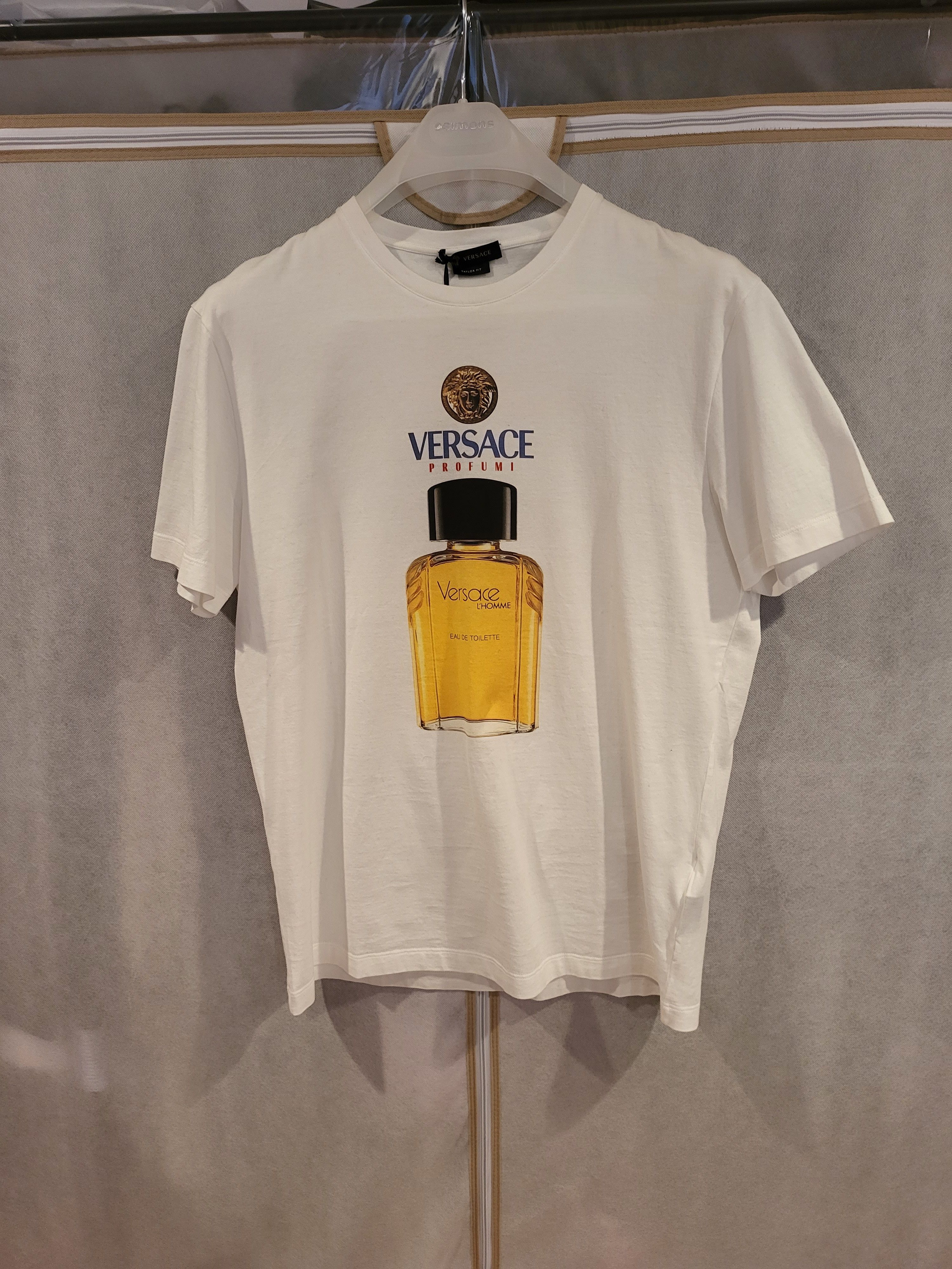 Versace Logo Perfume Print T-Shirt Size US L / EU 52-54 / 3 - 3 Thumbnail