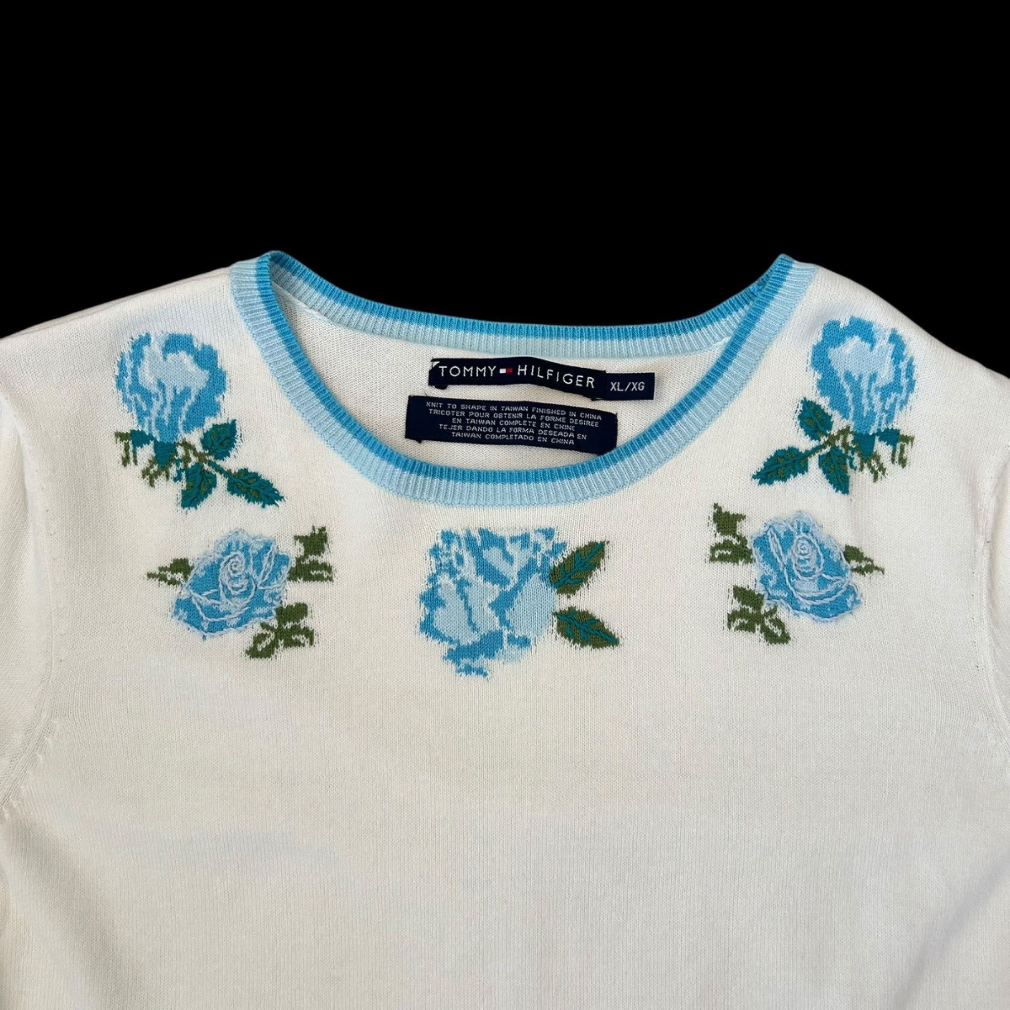 Tommy Hilfiger Vintage Tommy Hilfiger Embroidered Blue Roses Sweater Tee XL Size XL / US 12-14 / IT 48-50 - 2 Thumbnail