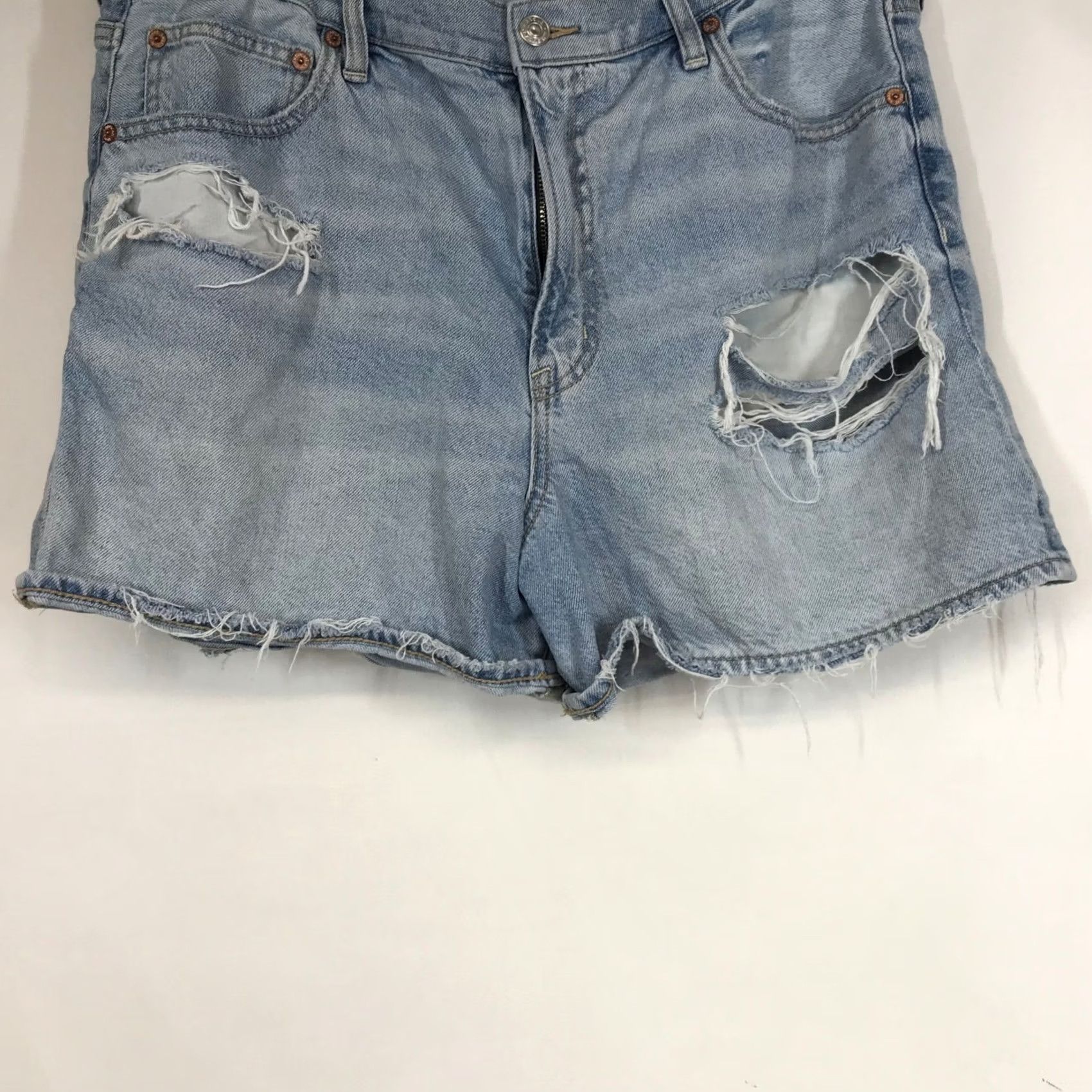 Vintage AMERICAN EAGLE HIGH WAIST DISTRESSED DENIM SHORTS WOMENS SIZE 14 LIGHT WASH Size 36" / US 14 / IT 50 - 3 Thumbnail
