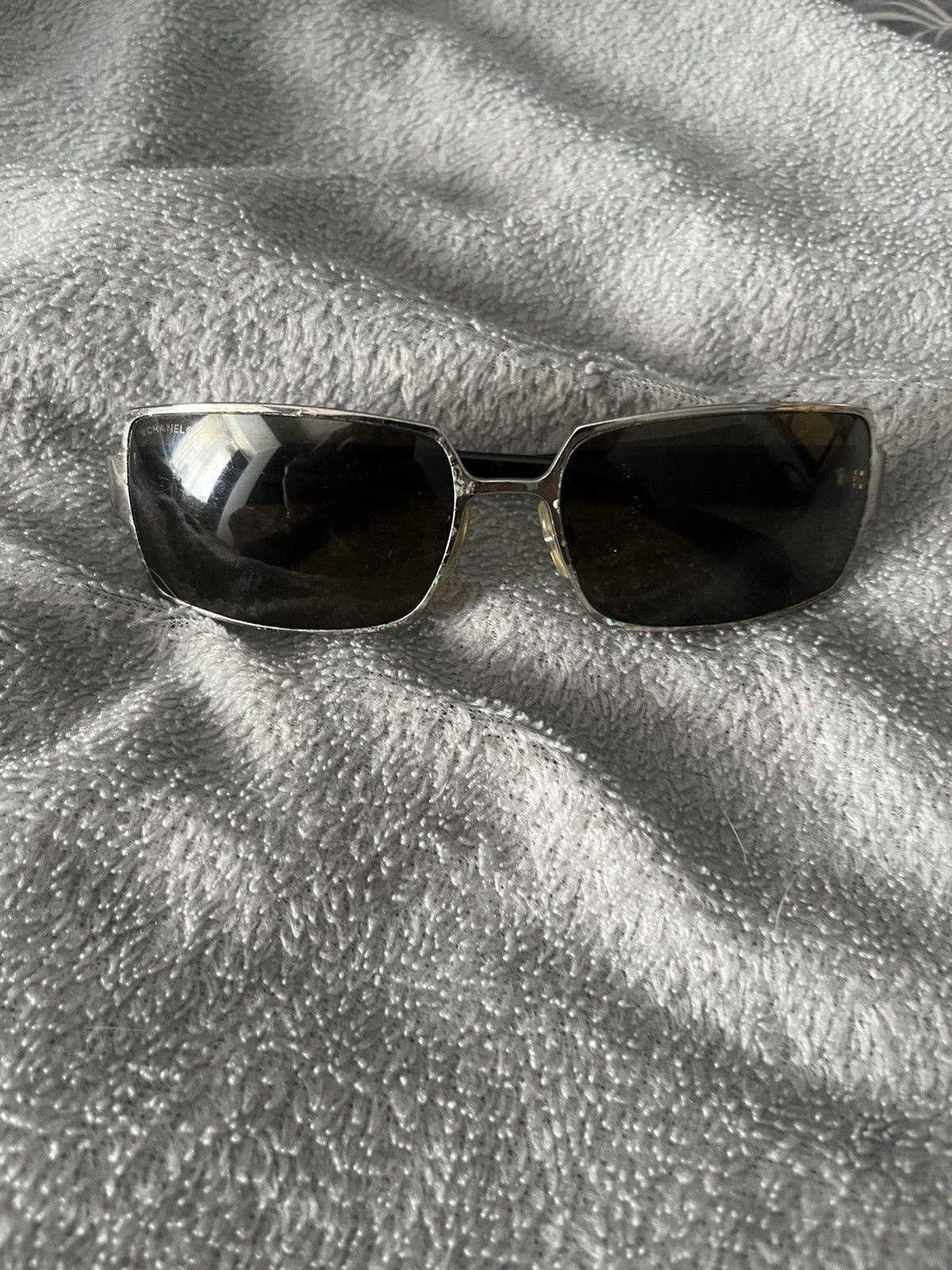Chanel Vintage Y2K Chanel silver sunglasses Size ONE SIZE - 1 Thumbnail