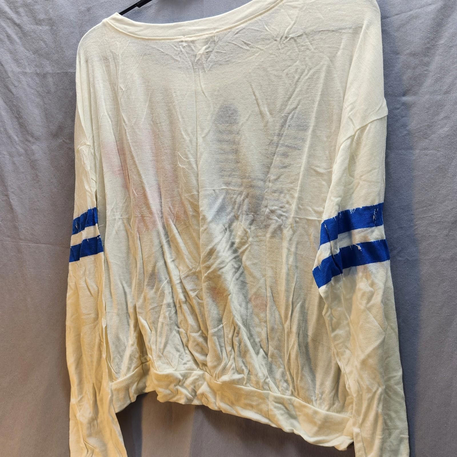 Designer Delias Winter Bunny Long Sleeve Tshirt White Size XL NWOT Size XL / US 12-14 / IT 48-50 - 8 Thumbnail