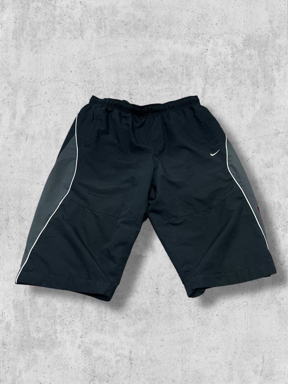 Nike Nike Vintage Long Baggy Shorts Bermuda track swoosh Size US 36 / EU 52 - 1 Thumbnail