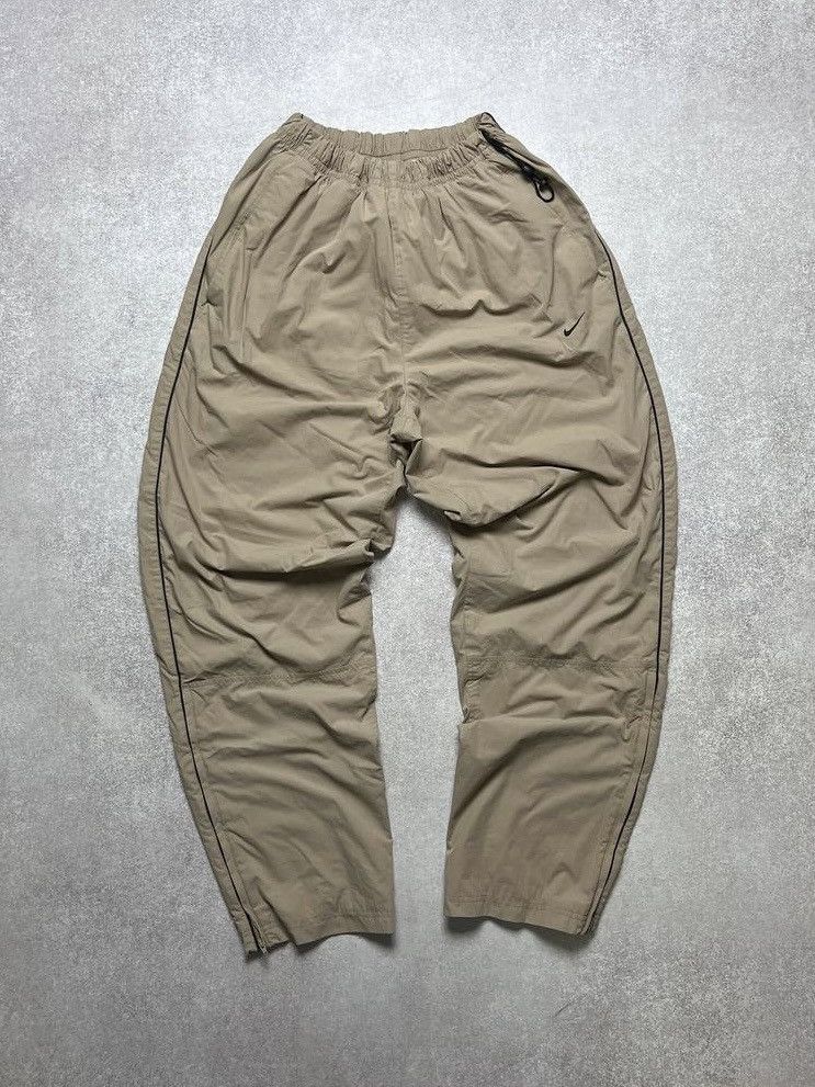 Nike × Vintage Vintage Nike Swoosh Nylon Baggy Trackpants M Size US 32 / EU 48 - 1 Thumbnail