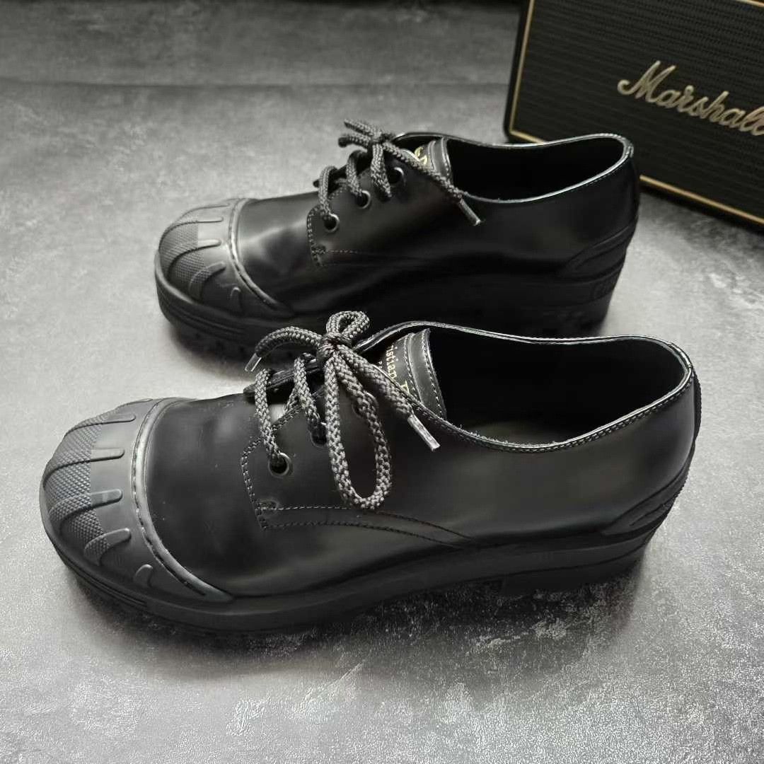 Balenciaga Balenciaga Gold Lowtop Sneakers 37 Women Size US 6.5 / IT 36.5 - 1 Thumbnail