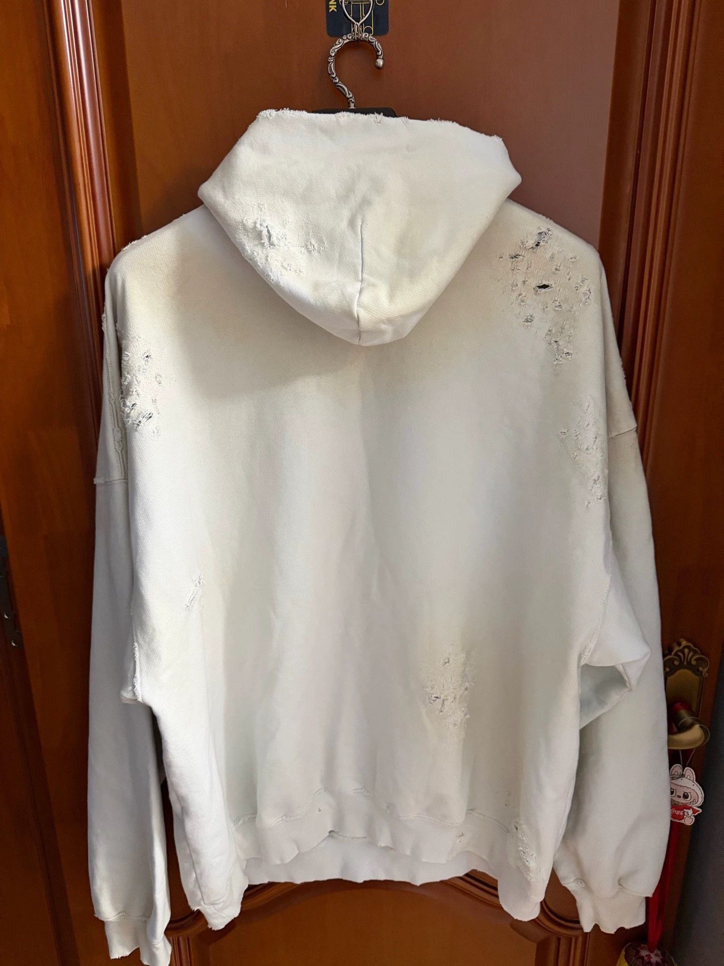 Balenciaga Balenciaga Manchester United Distressed Sweatshirt Size US L / EU 52-54 / 3 - 2 Thumbnail