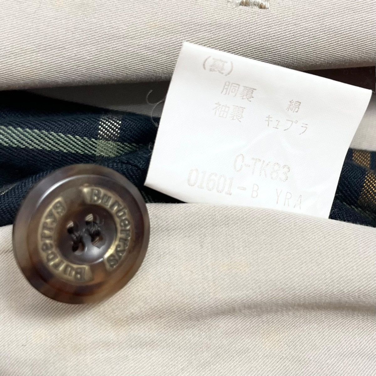 Burberry × Vintage Vintage Burberrys Trench Coat Size L / US 10 / IT 46 - 10 Thumbnail