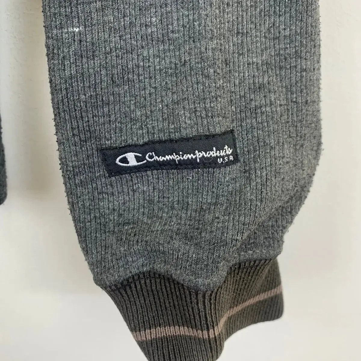 Champion Vintage CHAMPION PRODUCTS Embossed Ringer Size L / US 10 / IT 46 - 4 Thumbnail
