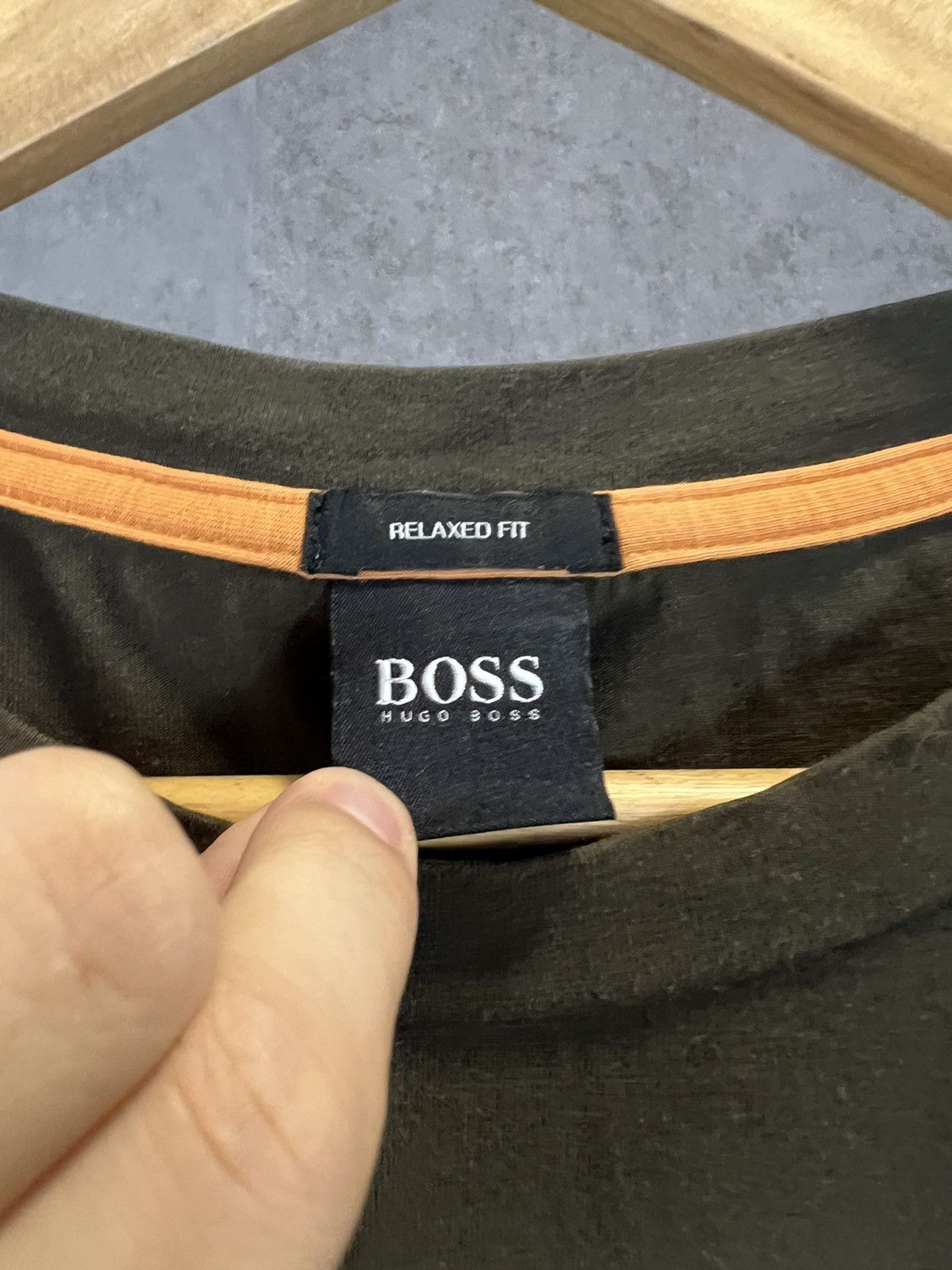Hugo Boss Hugo Boss designer center logo tee Size US XL / EU 56 / 4 - 4 Thumbnail