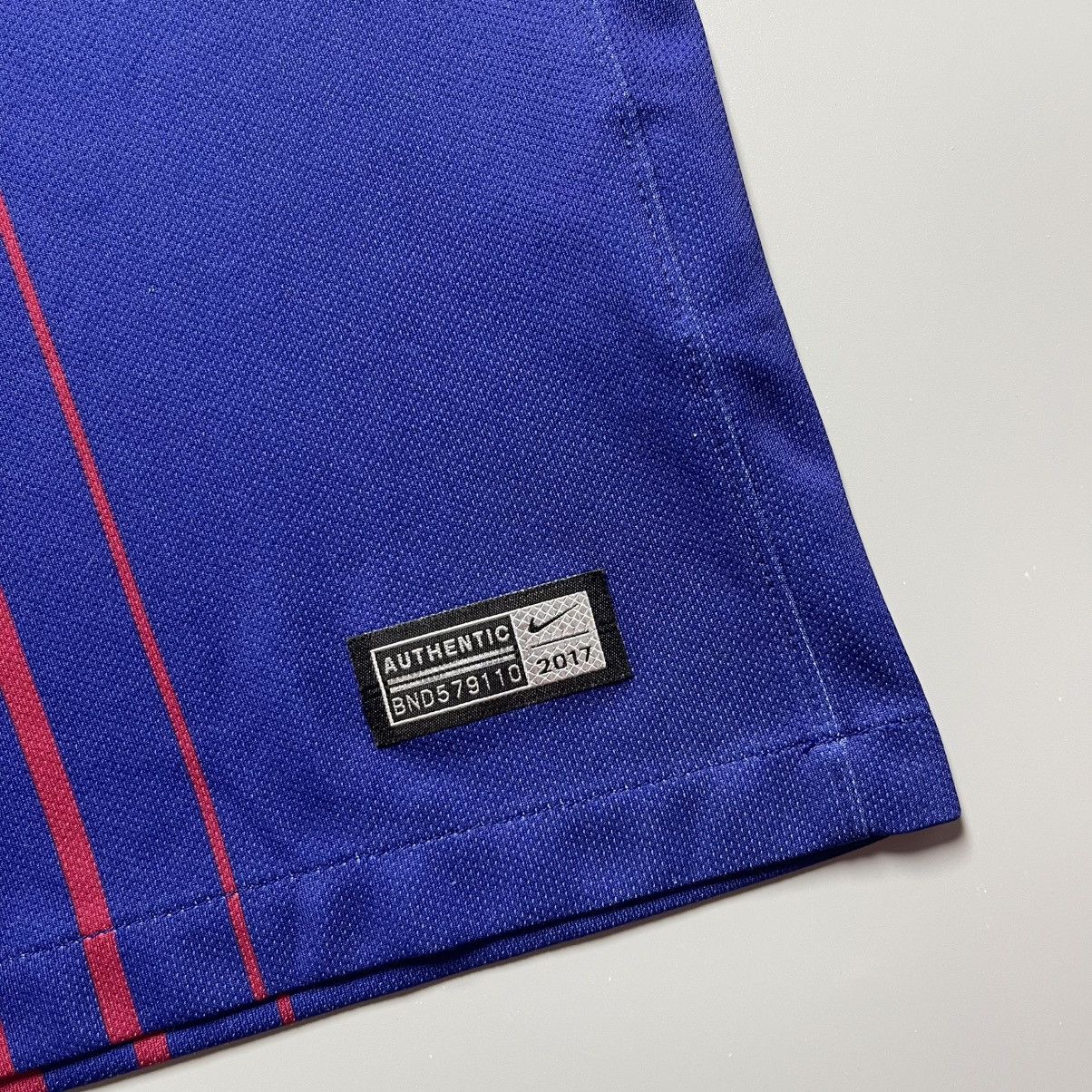 Nike BARCELONA NIKE 2017/2018 FOOTBALL HOME JERSEY #10 MESSI Size US M / EU 48-50 / 2 - 7 Thumbnail