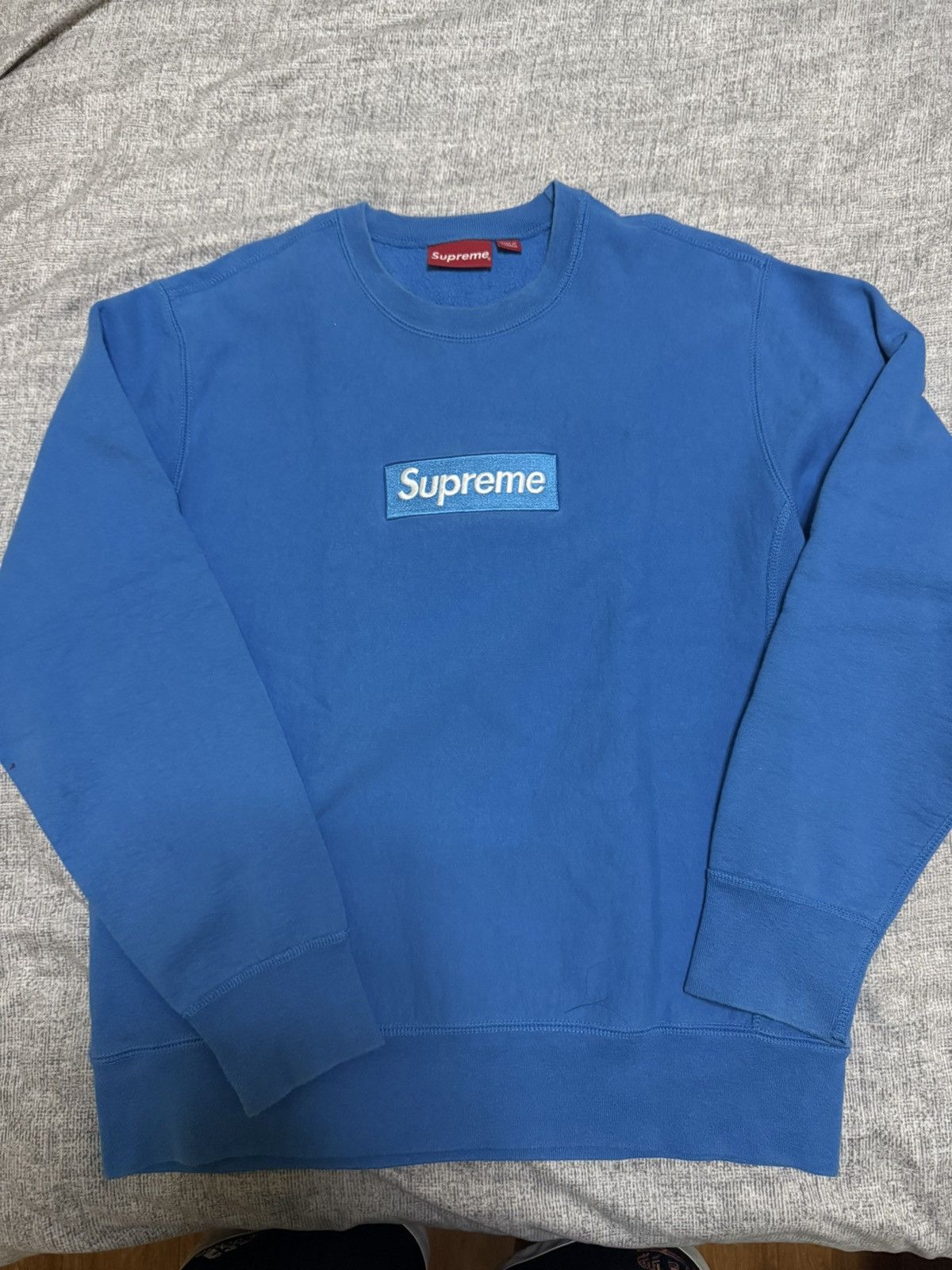 Supreme Supreme fw18 bright royal box logo crewneck Size US M / EU 48-50 / 2 - 1 Thumbnail