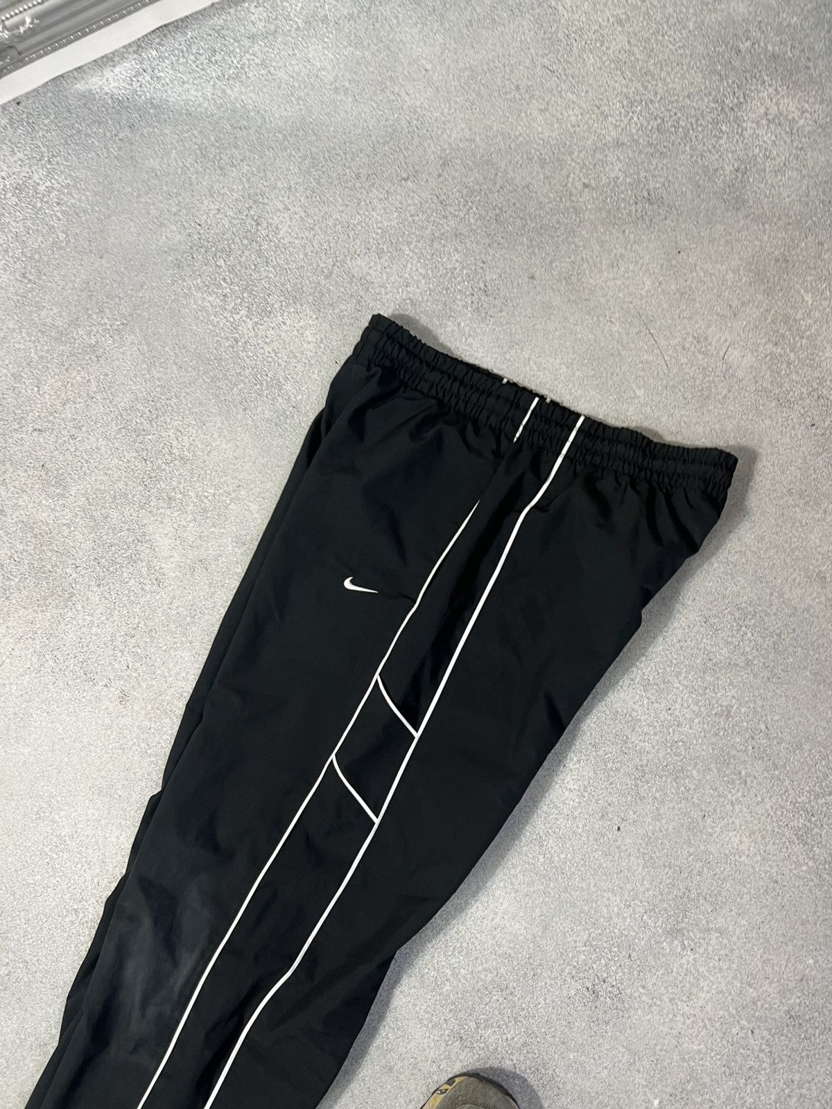 Nike Vintage Nike Track Pants Nylon Striped 00s Y2K Baggy Size US 32 / EU 48 - 6 Thumbnail