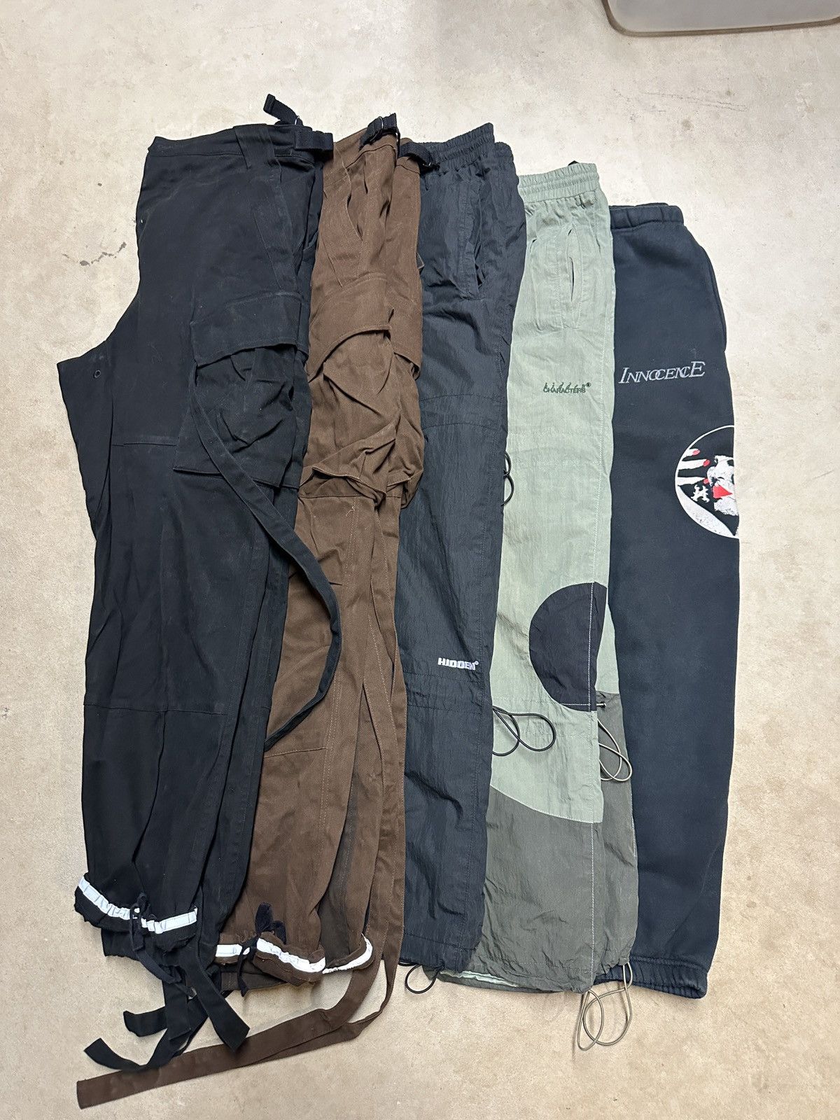 image of Hidden Characters Pants Bundle Size M in Black, Men's