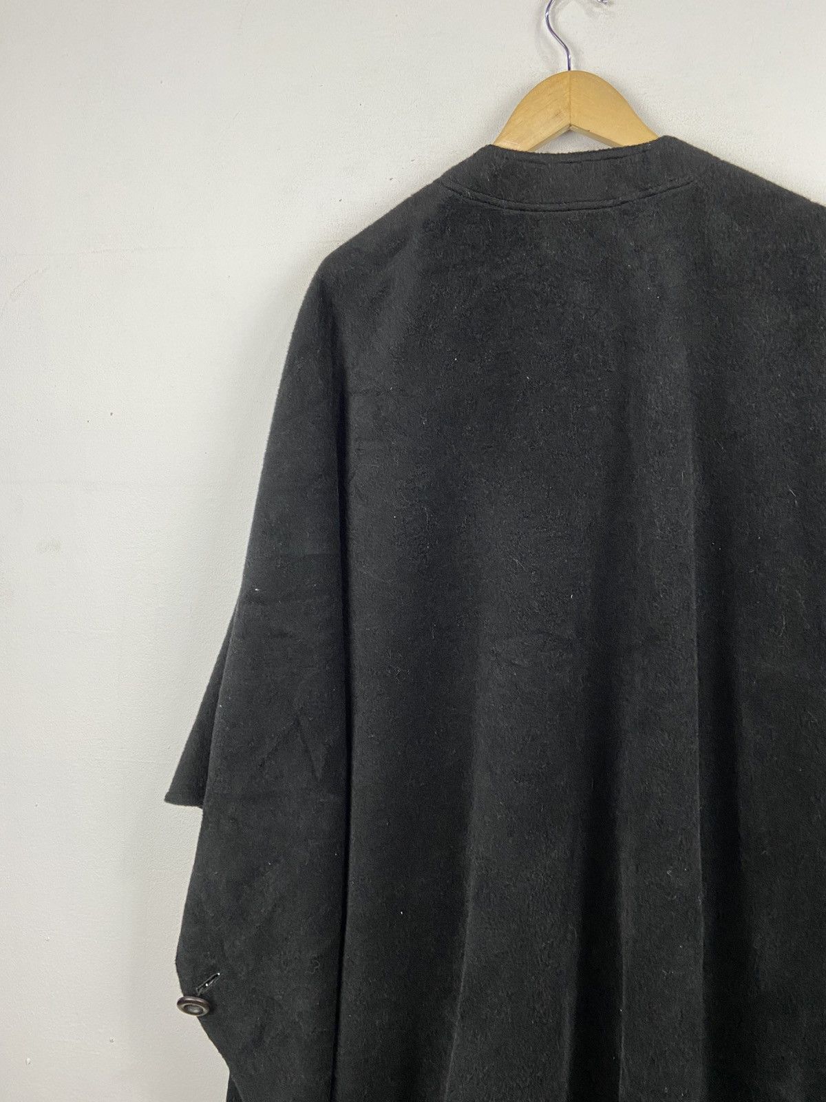 Valentino VINTAGE VALENTINO CARAVANI CAPES RARE Size M / US 6-8 / IT 42-44 - 10 Thumbnail