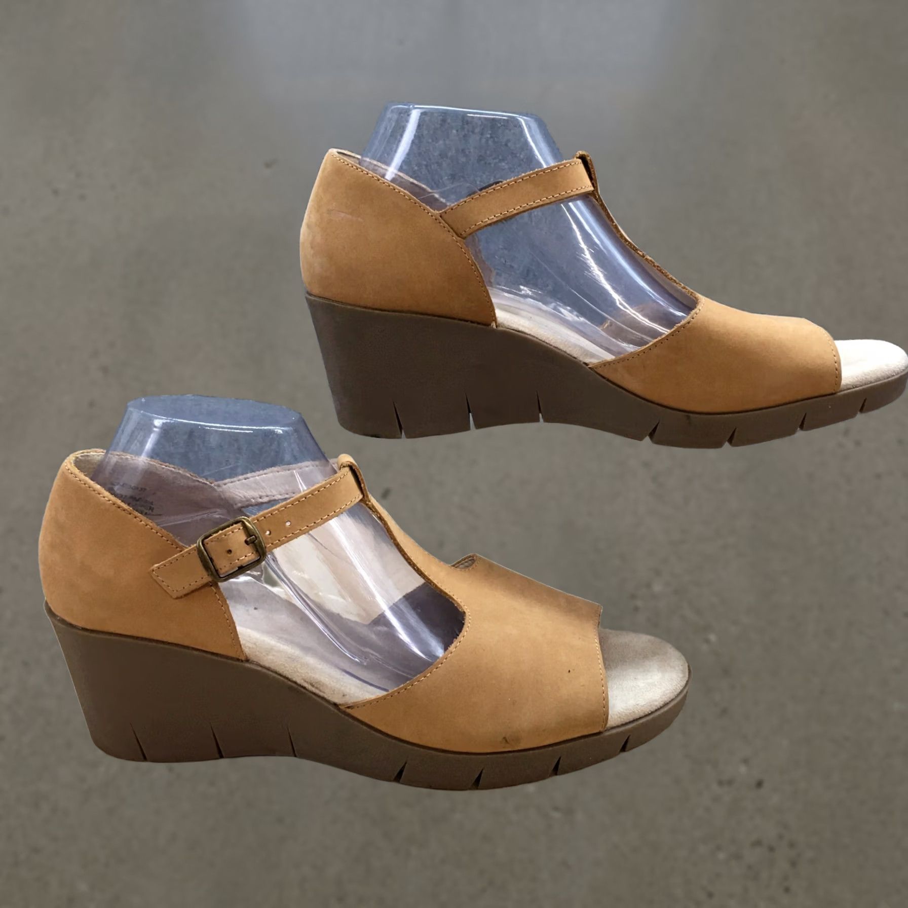 Vintage White Mountain Sandals Womens 11 M Parisia Wedge Brown Leather T-Strap Size US 11 / IT 41 - 1 Thumbnail