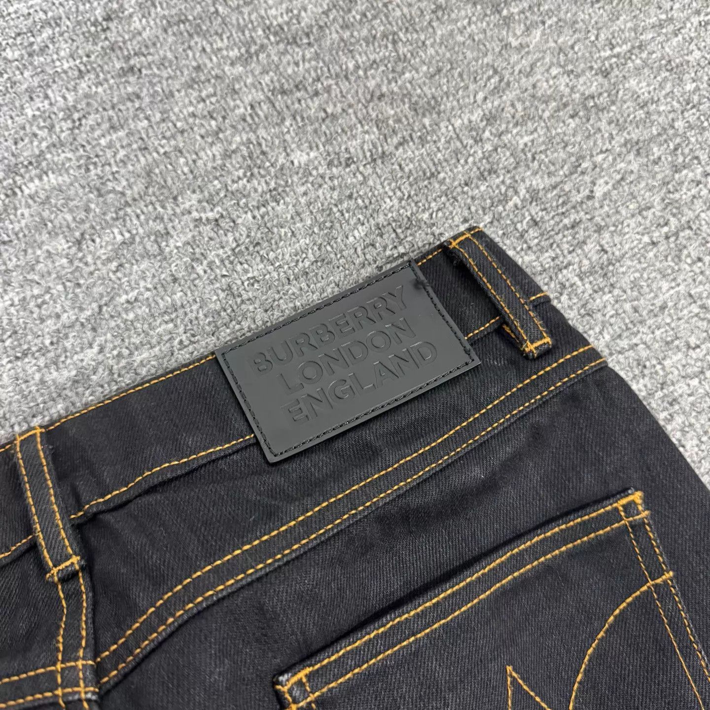 Burberry Burberry navy blue topstitch flared jeans hem slit 26 99new Size 26" / US 2 / IT 38 - 6 Thumbnail