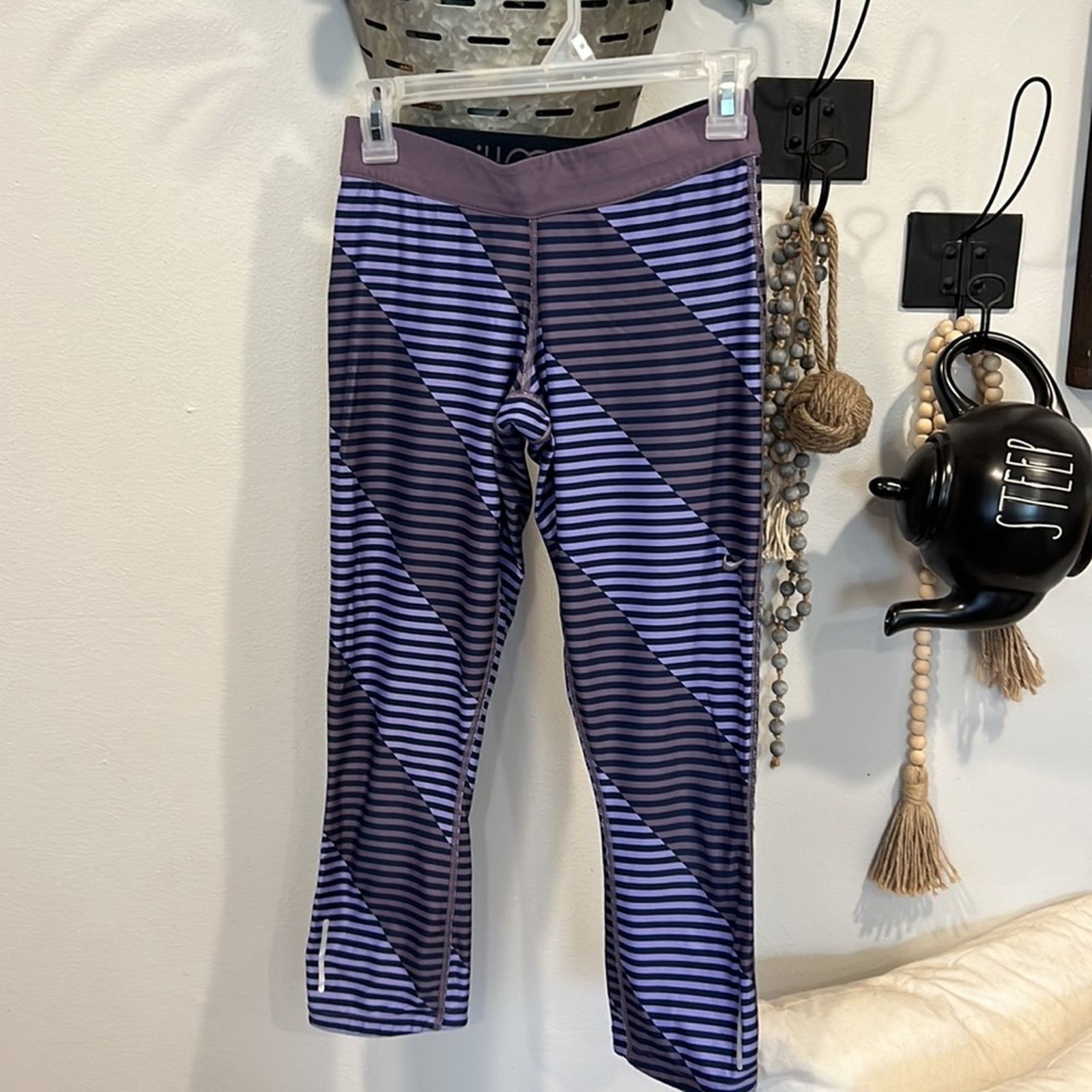 Nike Nike Capri bundle - sz s and xs Size 27" / US 4 / IT 40 - 3 Thumbnail