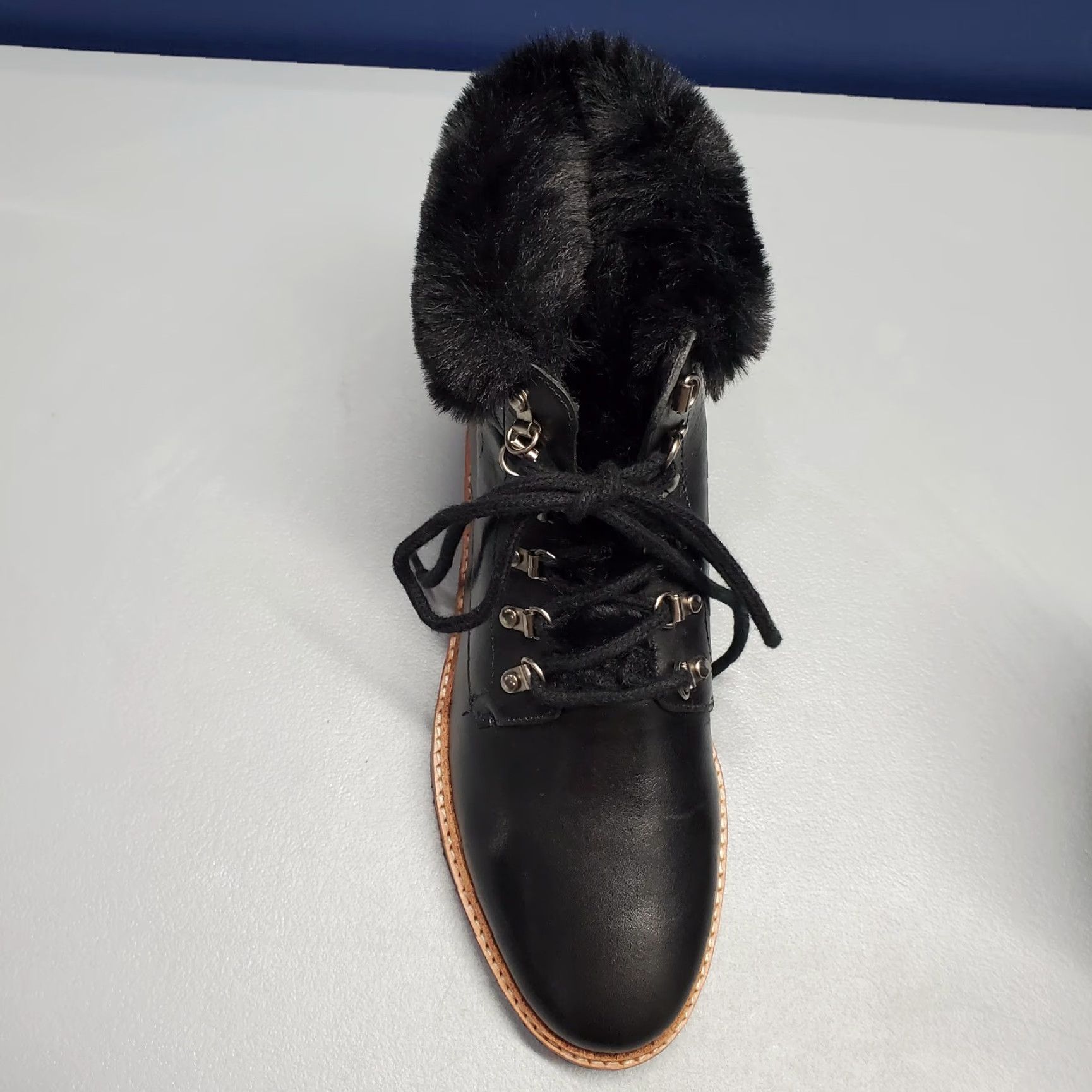 Vintage Botkier Winter Boots Womens Size 7.5 Black Leather Faux Fur Trim Gum Sole Lace Up Boots Size US 8 / IT 38 - 5 Thumbnail