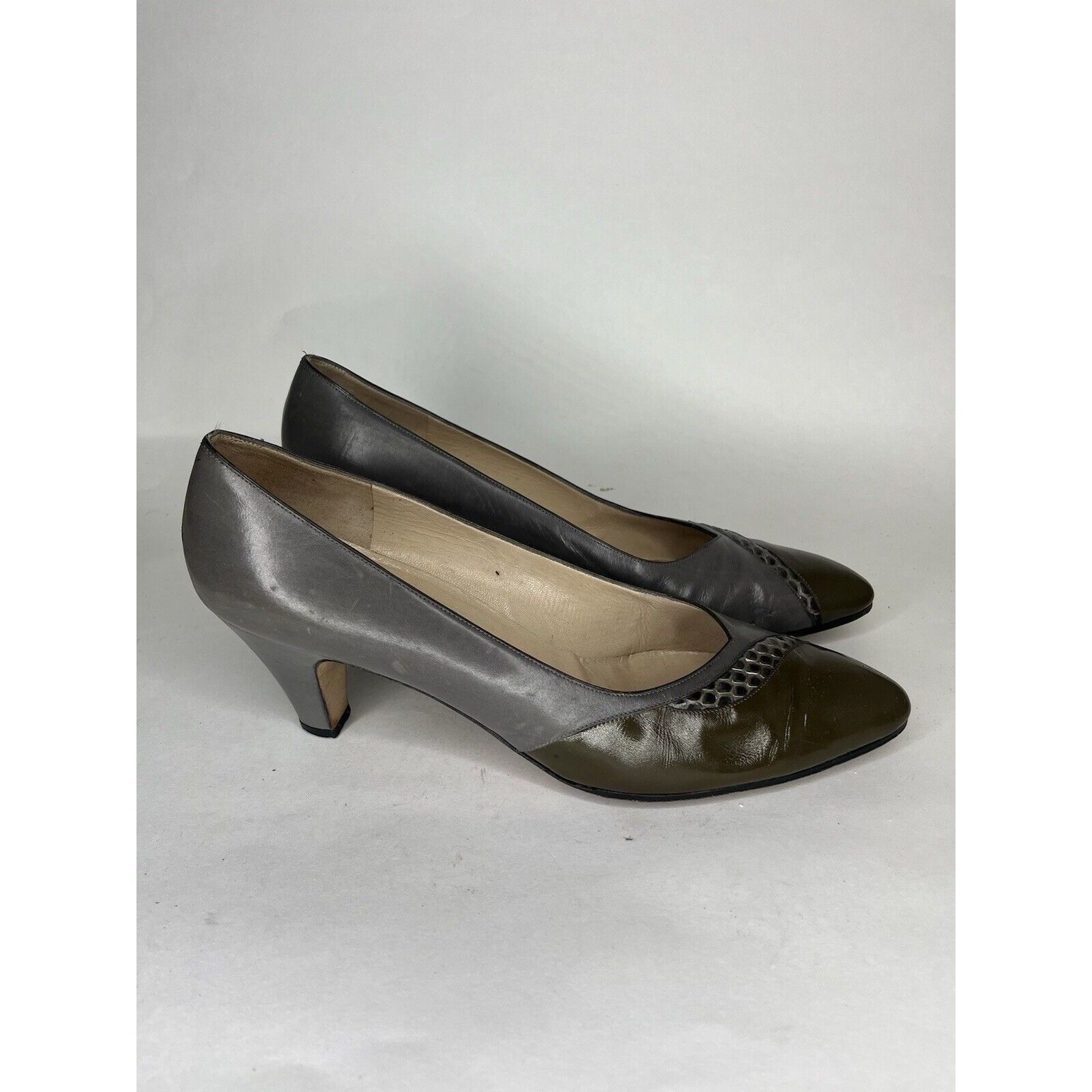 Salvatore Ferragamo Salvatore Ferragamo Gray Leather Green Dress Heels Women’s S Size US 10 / IT 40 - 3 Thumbnail