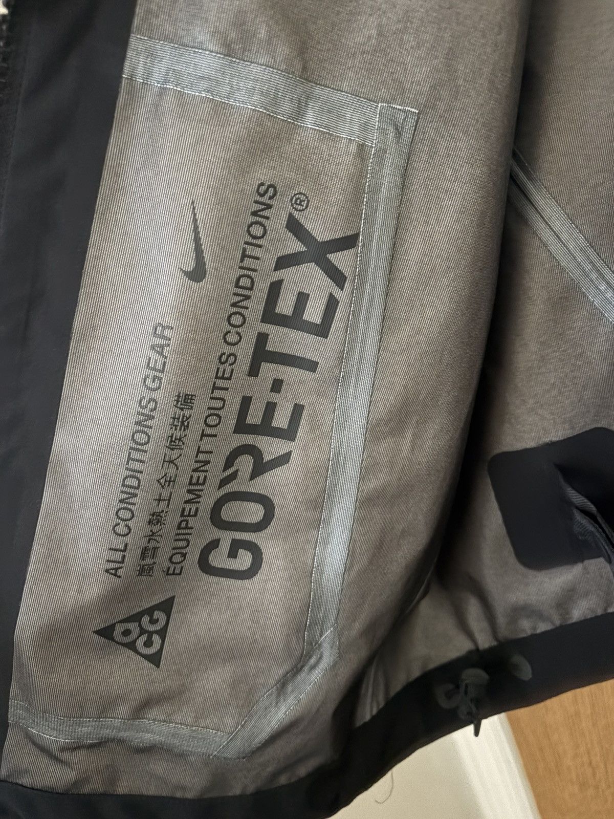 Goretex × Nike NikeLab Women’s ACG Gore Tex Jacket Size S / US 4 / IT 40 - 2 Thumbnail