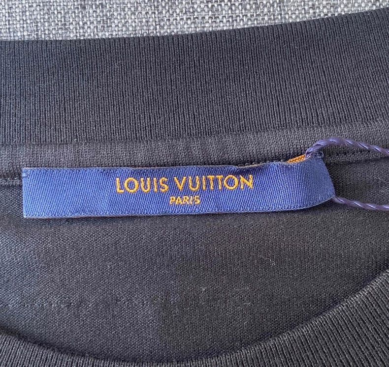 Louis Vuitton LOUIS VUITTON Black Short Sleeve T -2505 Size US M / EU 48-50 / 2 - 3 Thumbnail