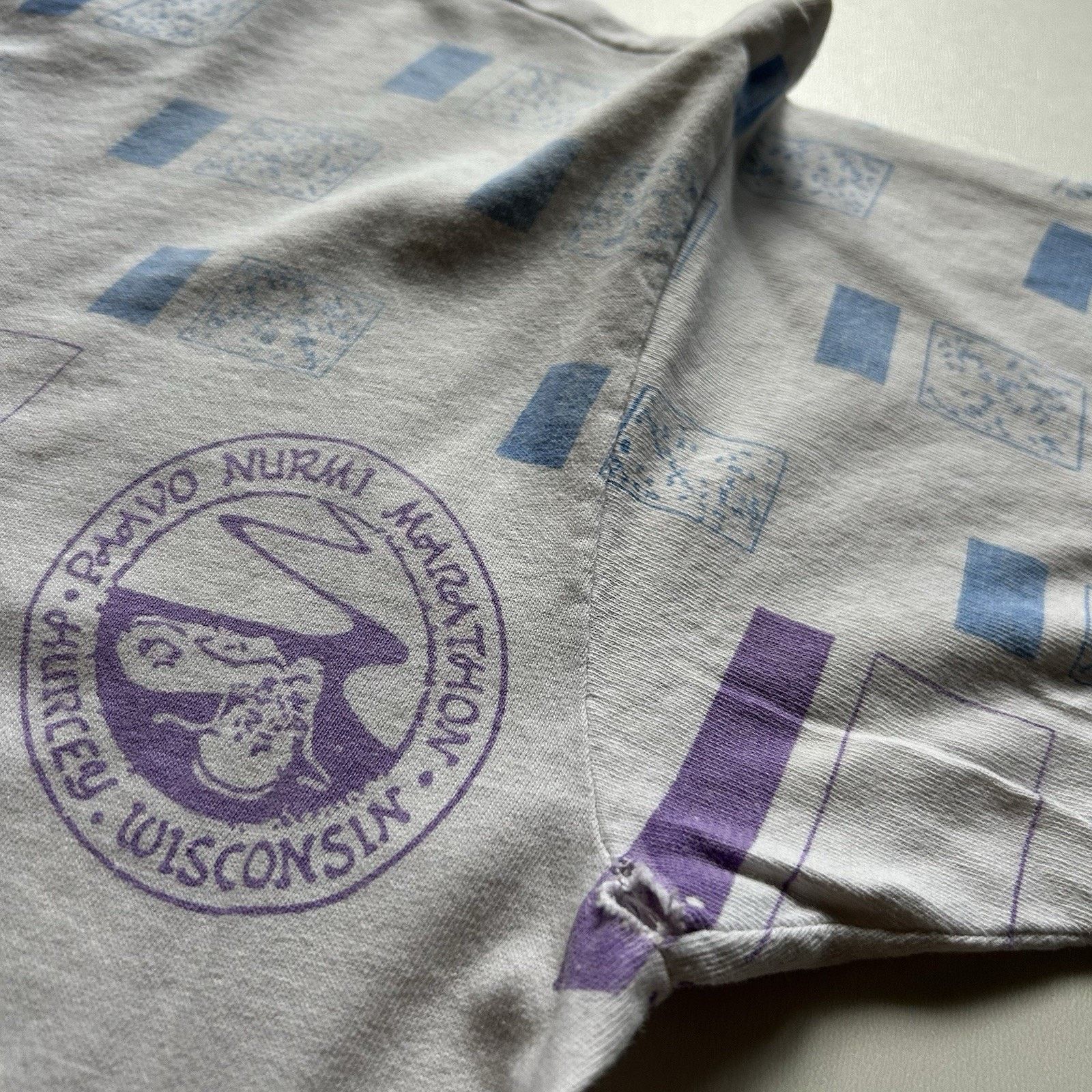 Fruit Of The Loom Vintage Marathon All Over Print T Shirt Medium 90s Art Rare Size US M / EU 48-50 / 2 - 9 Thumbnail