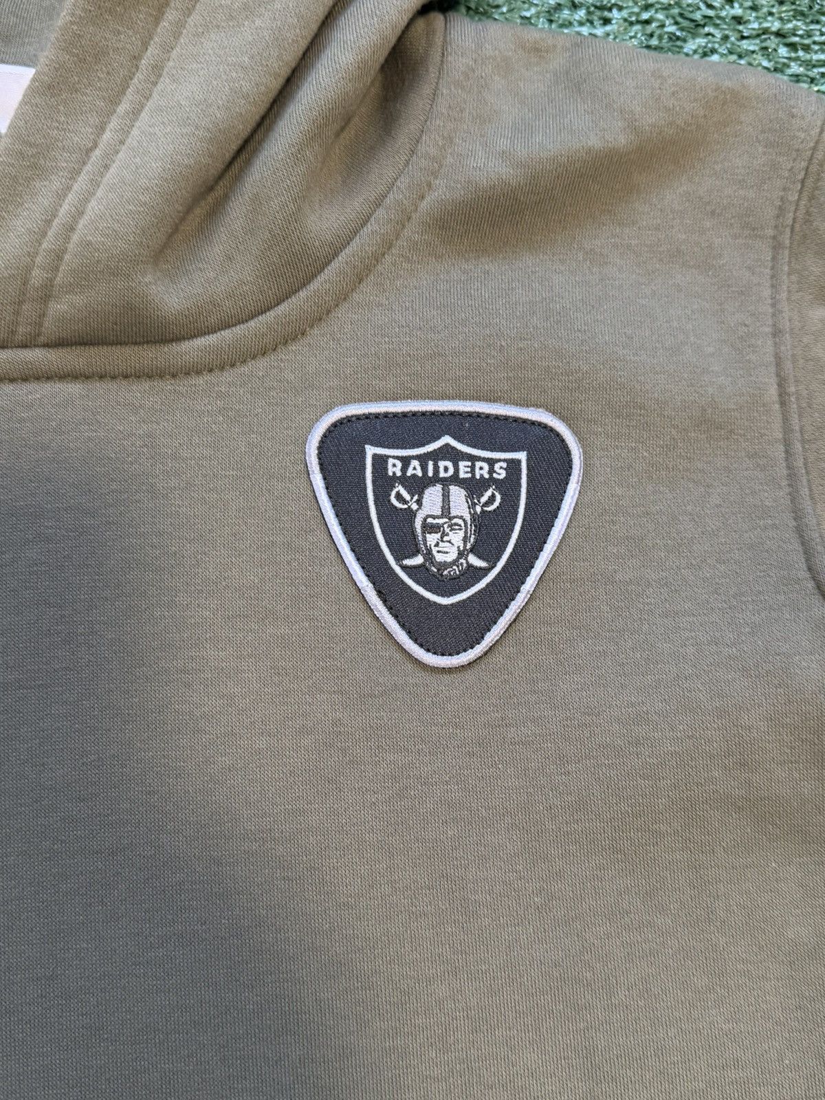 Nike Las Vegas Raiders Hoodie Nike Salute To Service Youth Medium Size US M / EU 48-50 / 2 - 3 Thumbnail