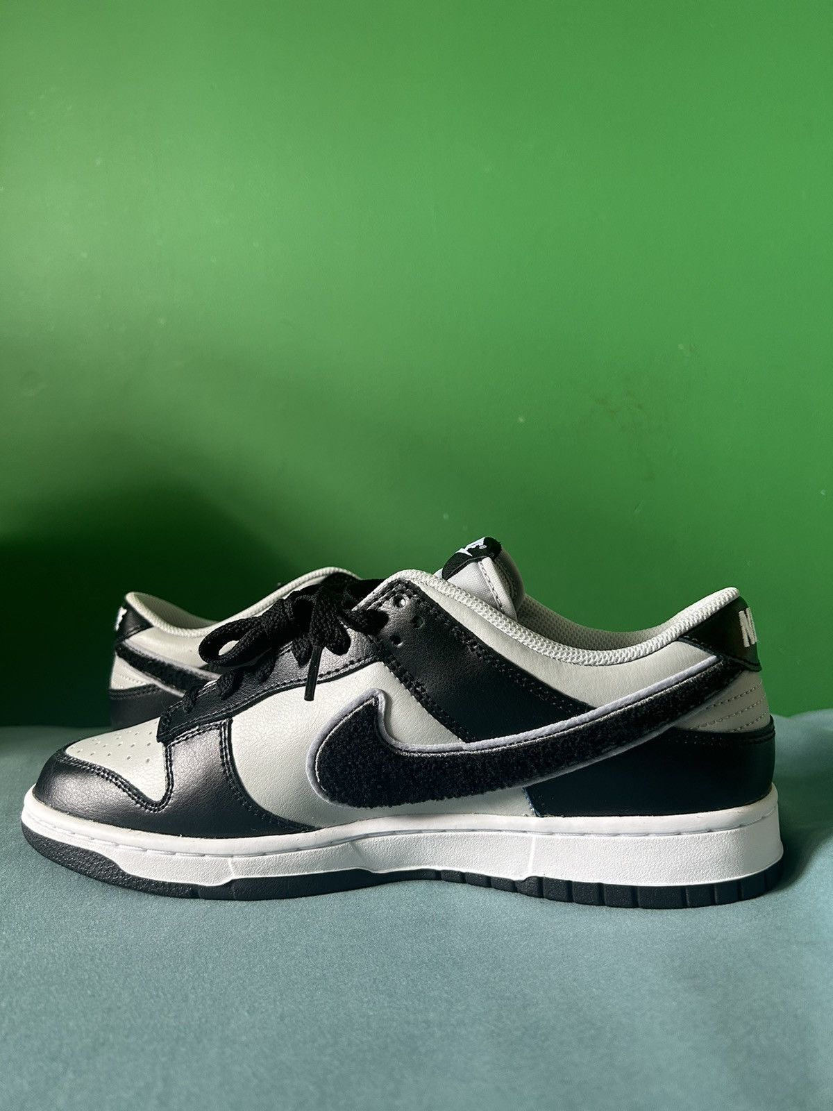 Nike Nike Dunk Low Chenille Swoosh 2022 Size US 9.5 / EU 42-43 - 2 Thumbnail