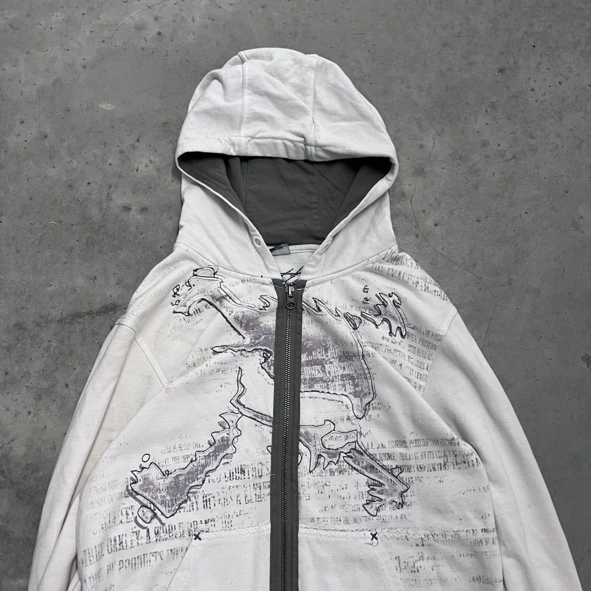 Oakley × Vintage CRAZY Y2K Vintage Oakley Women's Zip Up Skull Embroidered M Size M / US 6-8 / IT 42-44 - 2 Thumbnail