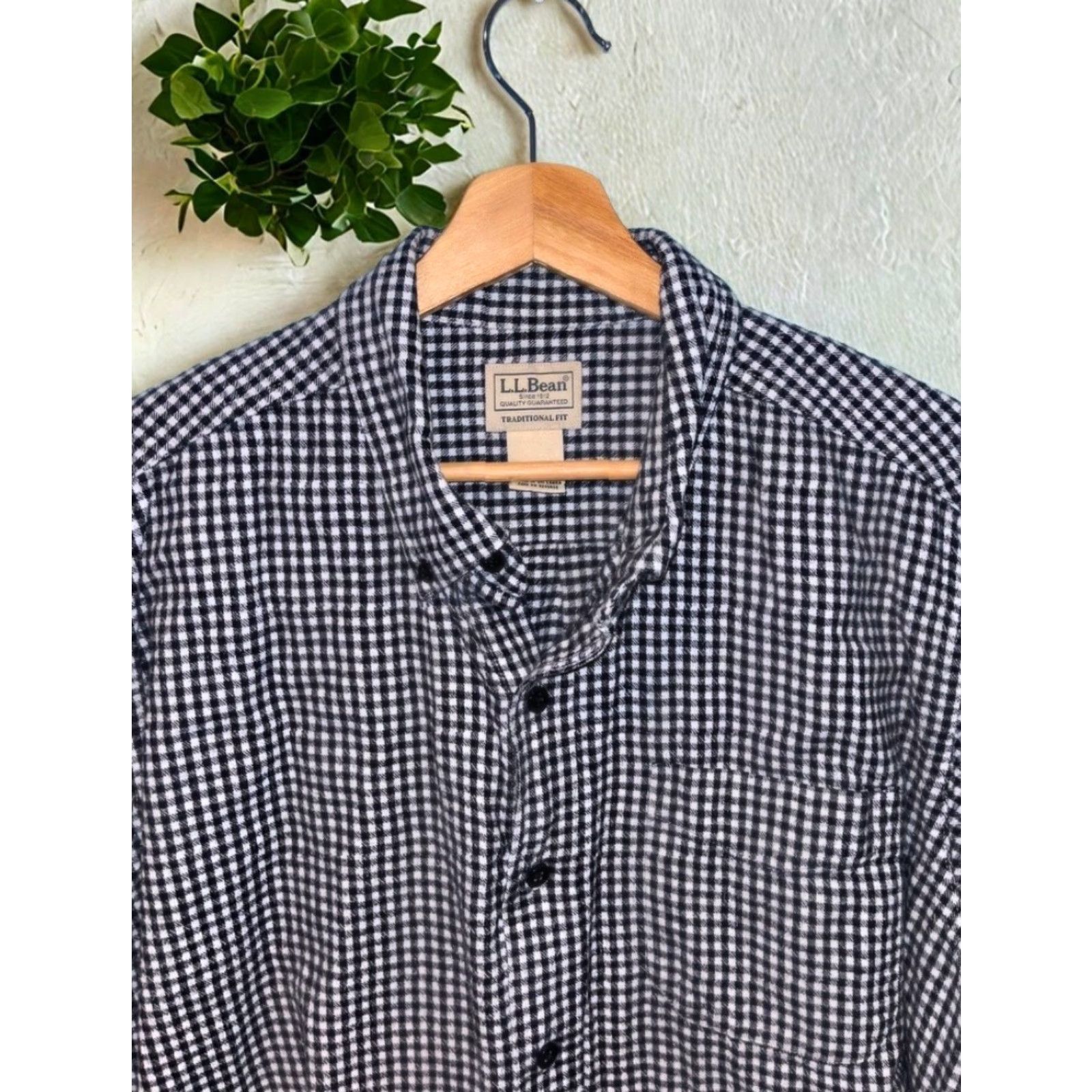 Vintage L.L. Bean Shirt Mens L Black White Micro Plaid Scotch Flannel Button-Down Long Sleeve Cotton Chest Pocket Vintage No (adjust for non-adding) Size US L / EU 52-54 / 3 - 6 Thumbnail
