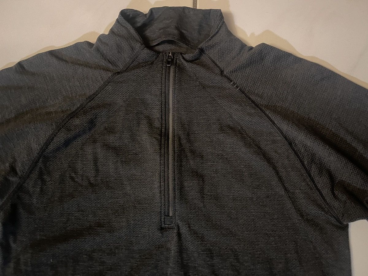 Lululemon Lululemon Quarter Zip Large Gray Metal Vent Tech Pullover Size US L / EU 52-54 / 3 - 2 Thumbnail