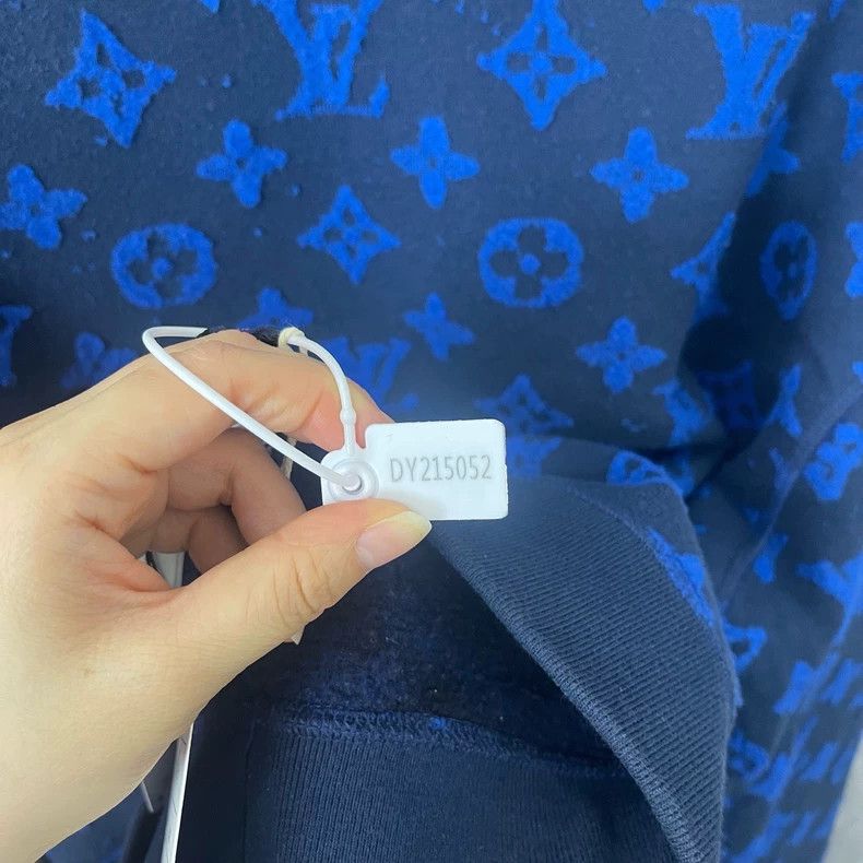 Louis Vuitton Louis Vuitton Fleece logo full printed sweatshirt Size US XXL / EU 58 / 5 - 5 Thumbnail