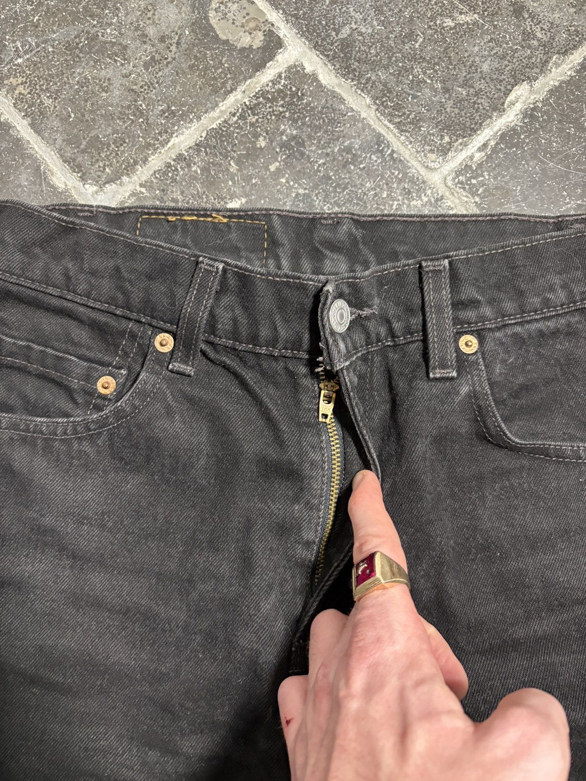 Levi's 1990’s Levi’s 505 Vintage Levi’s Made in Canada Black 29x30 Size US 29 - 12 Thumbnail