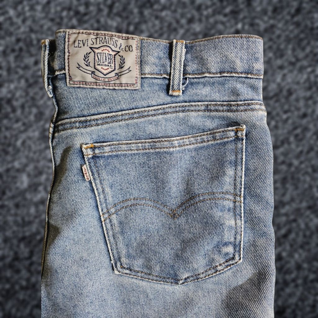 Levi's VINTAGE Levi's Silver Medal Jeans Light Wash Distressed Mens Sz 36x30 Denim Straight 90s Jeans Men Size US 36 / EU 52 - 1 Thumbnail