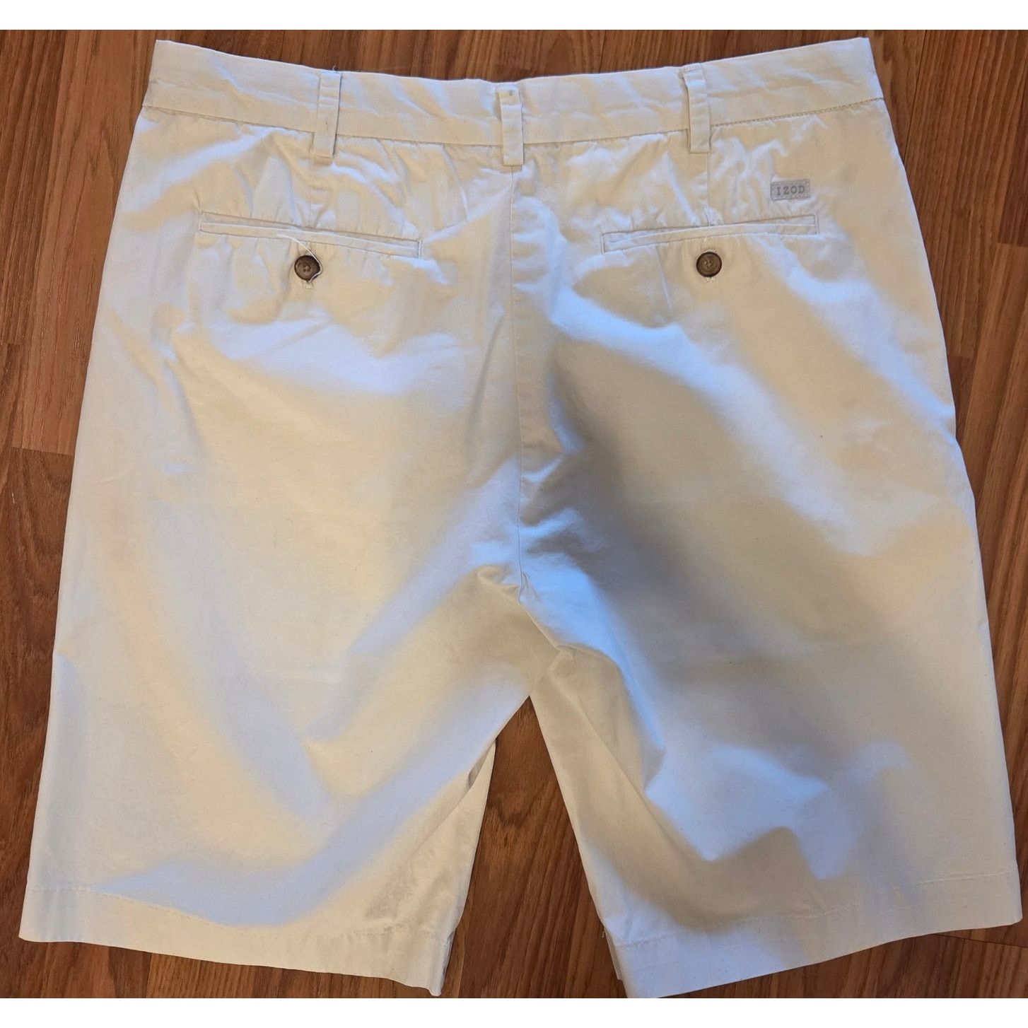 Izod Izod Men's Size 34 Khaki Shorts - Classic Style Size US 34 / EU 50 - 2 Thumbnail