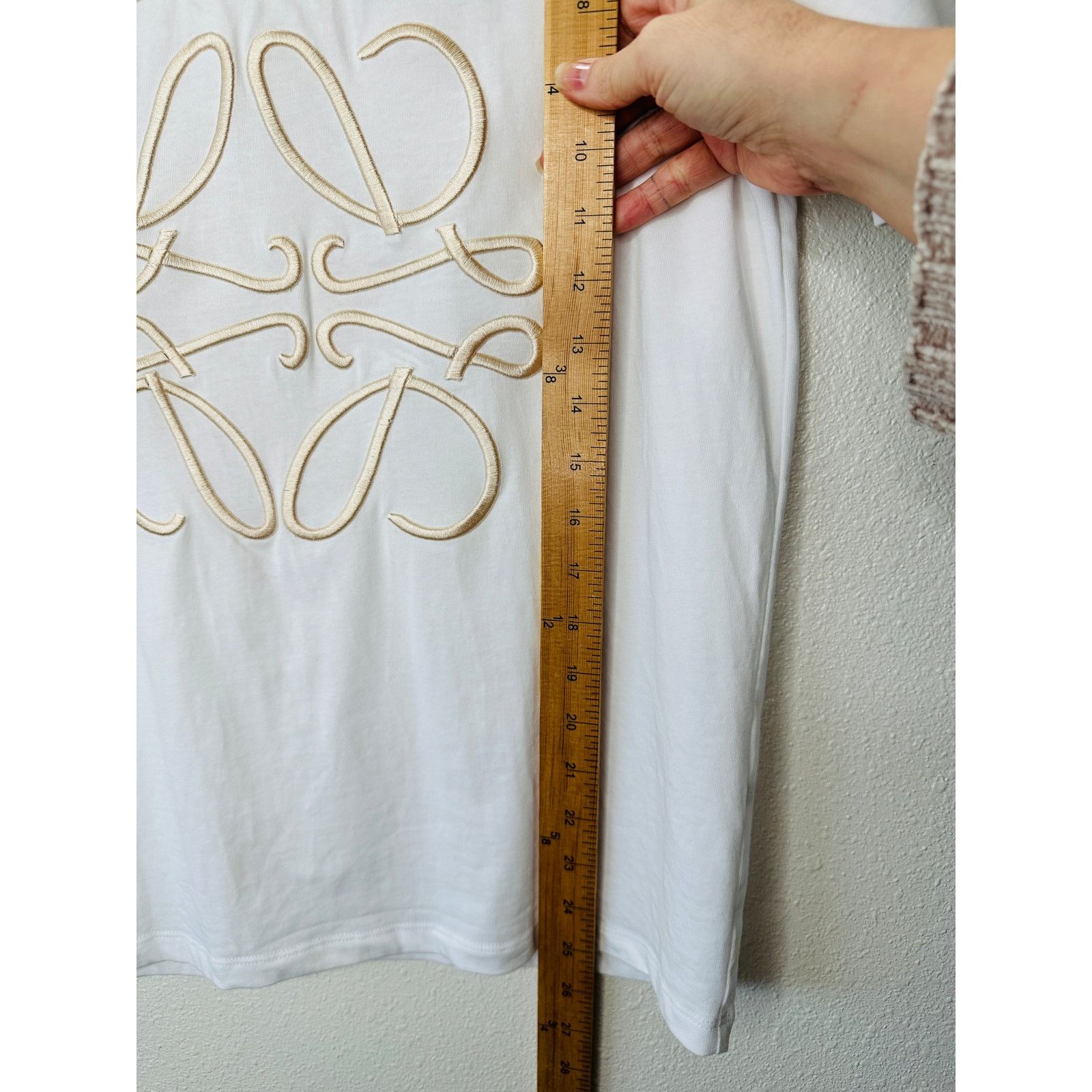 Loewe Loewe White Short Sleeve Cream Embroidered Logo Graphic Tee Size US S / EU 44-46 / 1 - 12 Thumbnail