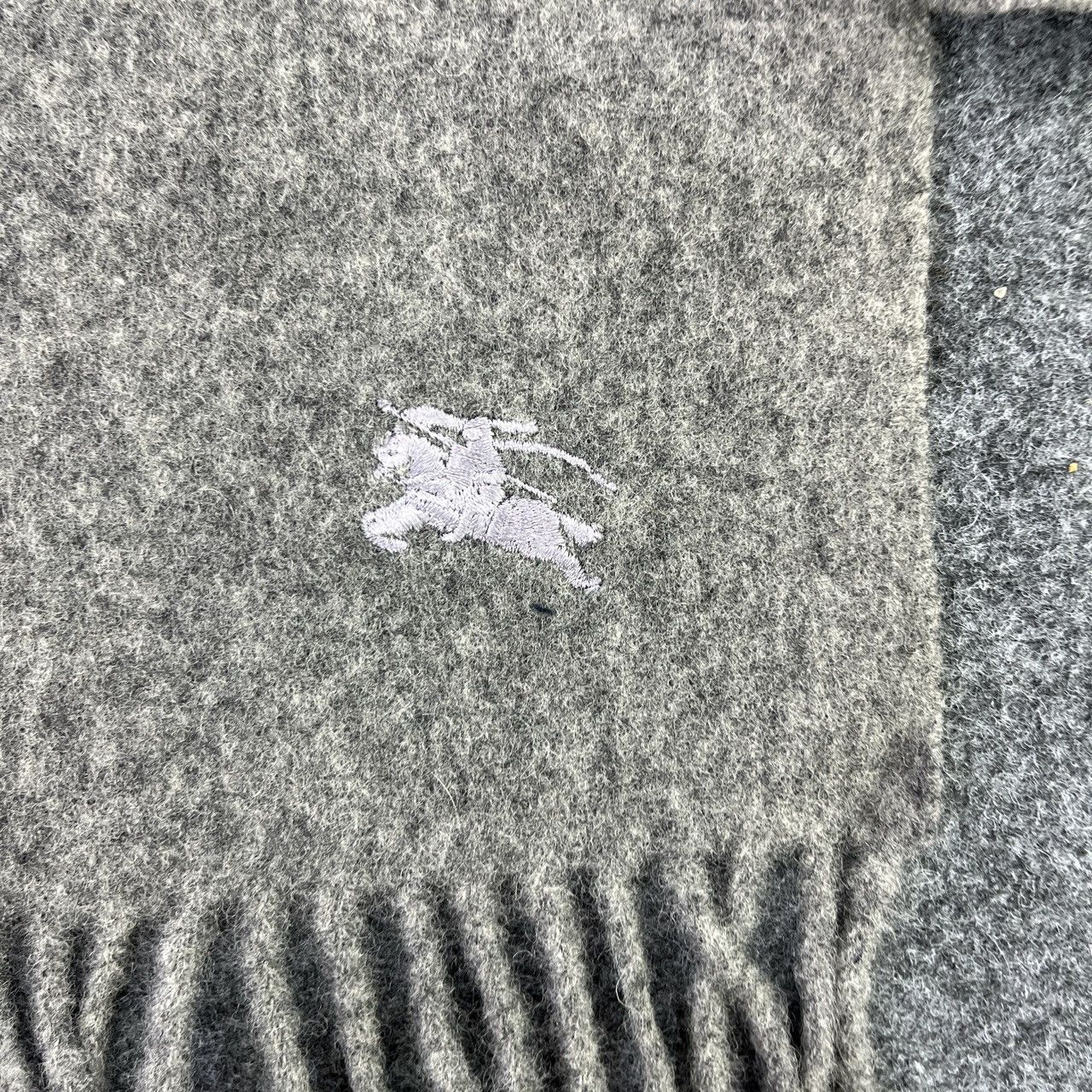 Burberry × Vintage Burberry Grey Plain Scarf / Muffler / Neckwear - T108 Size ONE SIZE - 8 Thumbnail