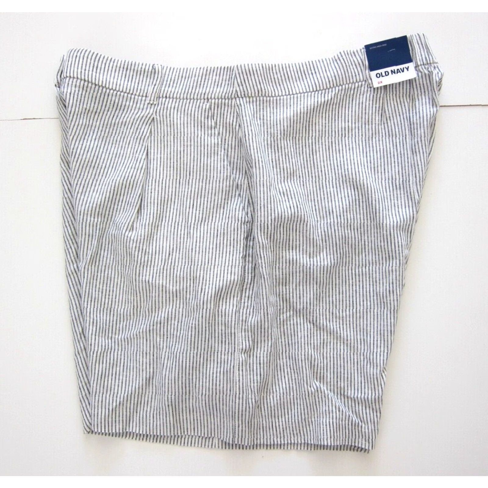 Old Navy NWT Old Navy Stripe Linen Chino Shorts Women 2X Grey White Extra High Rise NWT Plus Size 40" Waist 6" Inseam Women Size 40" / US 18 - 3 Thumbnail