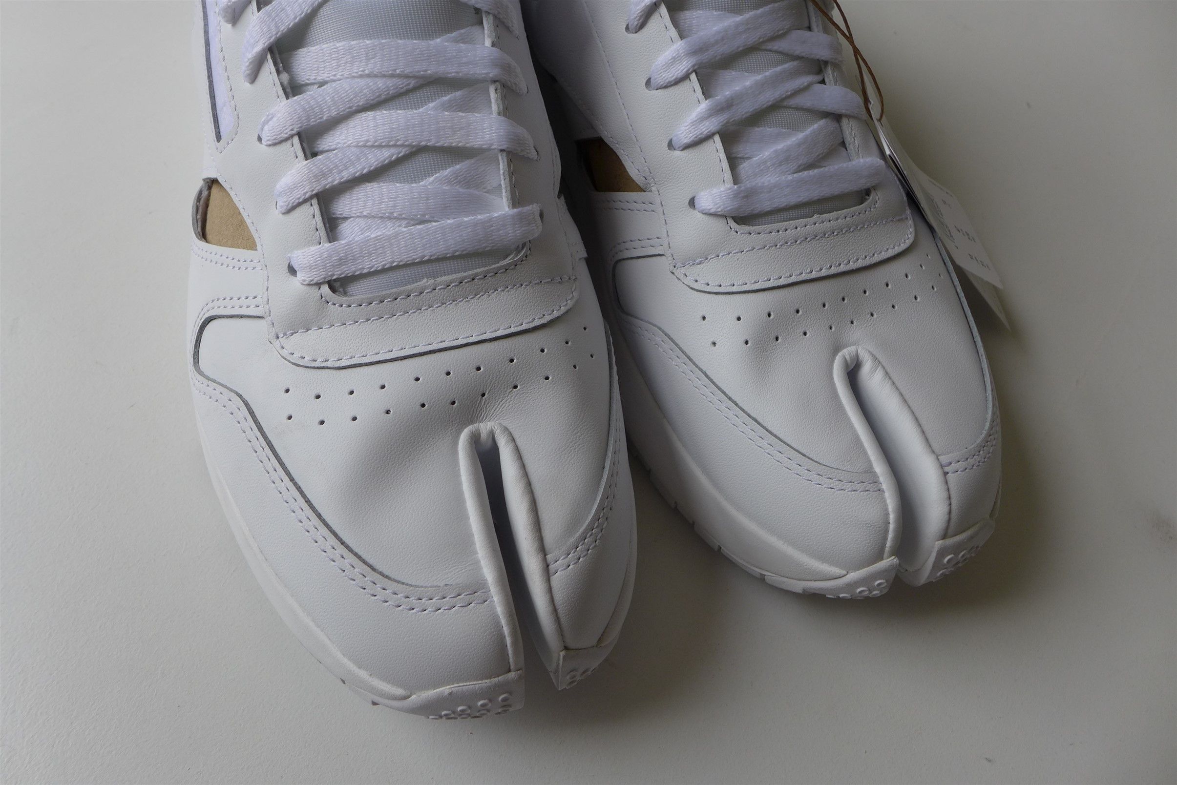 Maison Margiela × Reebok Magiela x Reebok Tabi White Classic Leather DQ Sneakers Size US 13 / EU 46 - 2 Thumbnail