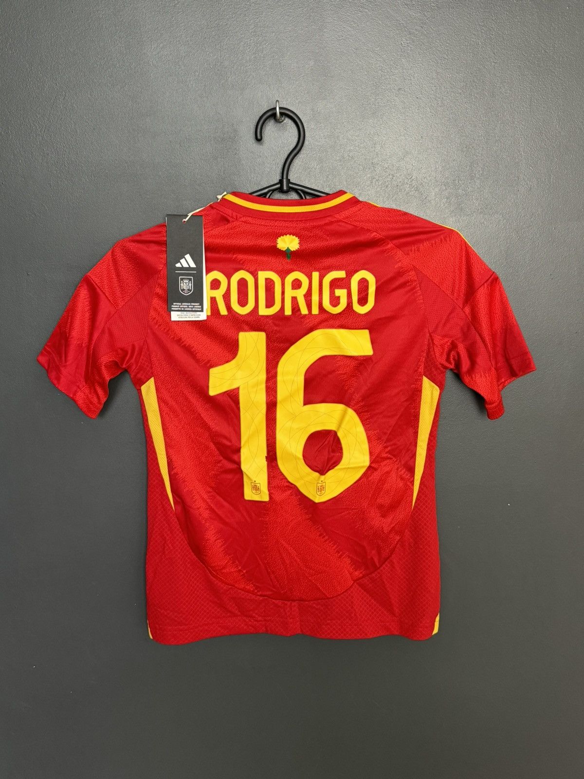 Adidas KIDS New Spain 24/25 Home Rodri Football Jersey T-Shirt Size US XS / EU 42 / 0 - 1 Thumbnail