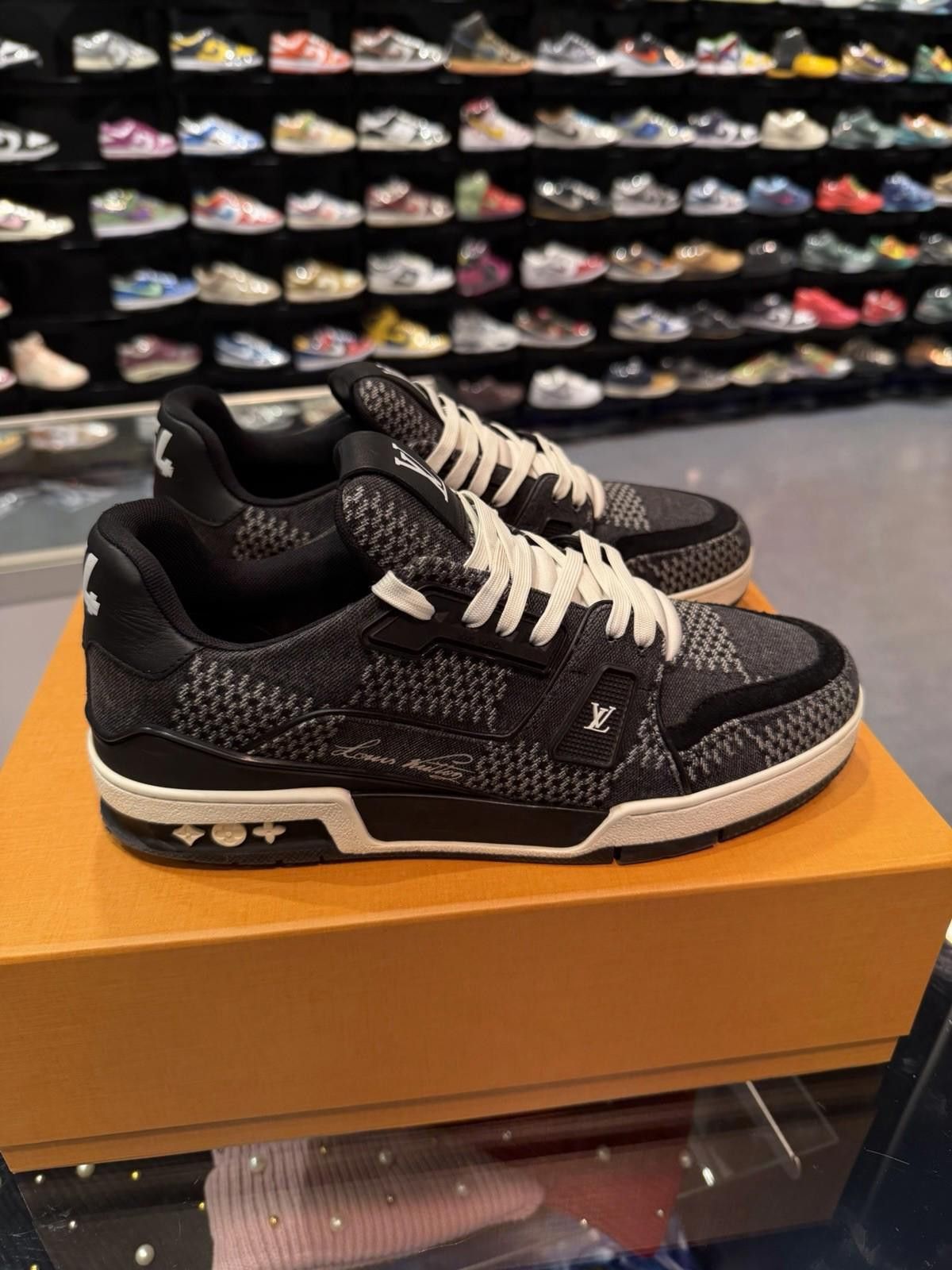 Louis Vuitton Size 7.5LV/8.5US - Louis Vuitton Trainer ' Black ' $1200 Size US 8.5 / EU 41-42 - 6 Thumbnail