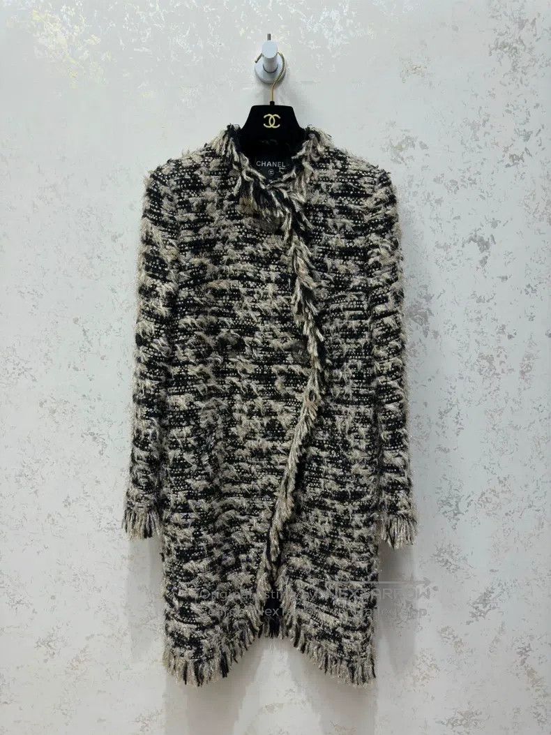 Chanel Chanel Metropolitan Series Tweed Shiny Coat Size XS / US 0-2 / IT 36-38 - 1 Thumbnail