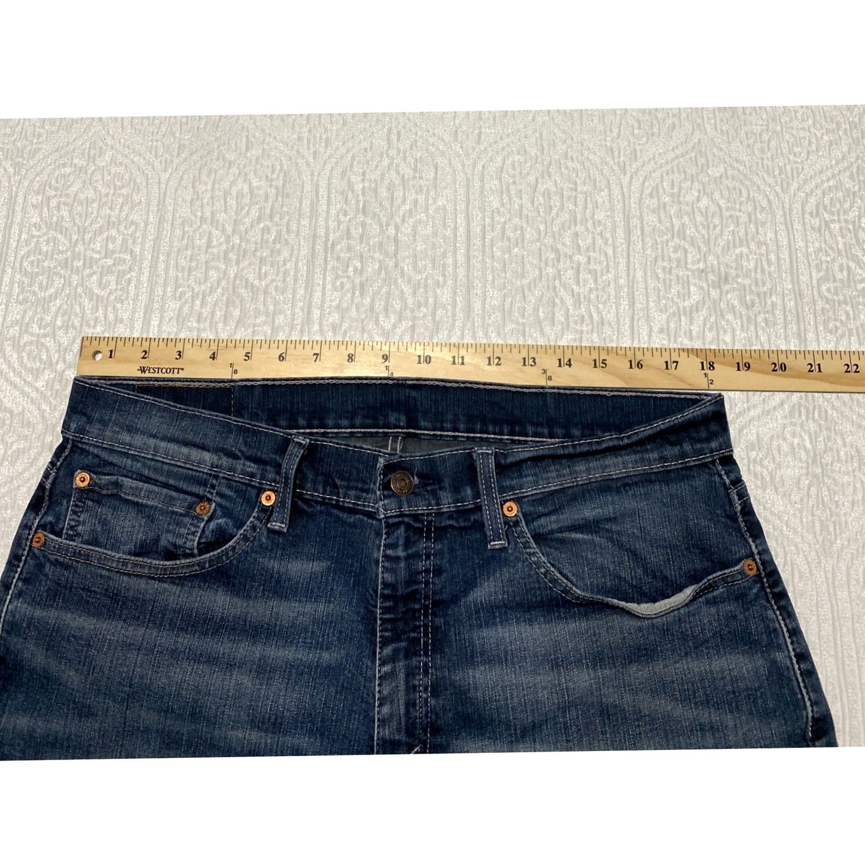 Levi's Levi's 559 Jeans Men Straight 36x34 Blue Denim Relaxed Mid Rise 5-Pocket Logo Zipper Button Distressed Cotton Blend Pants Regular Fit Clothing Size US 36 / EU 52 - 4 Thumbnail