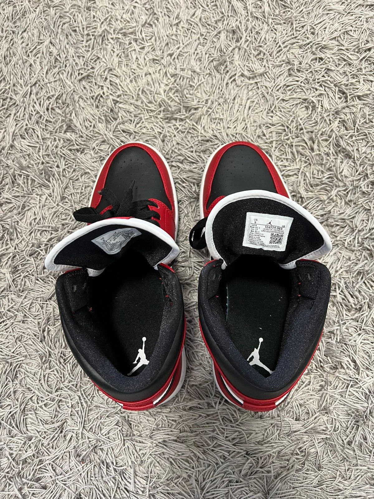 Nike Jordan 1 Mid Chicago toe Size US 9 / EU 42 - 3 Thumbnail