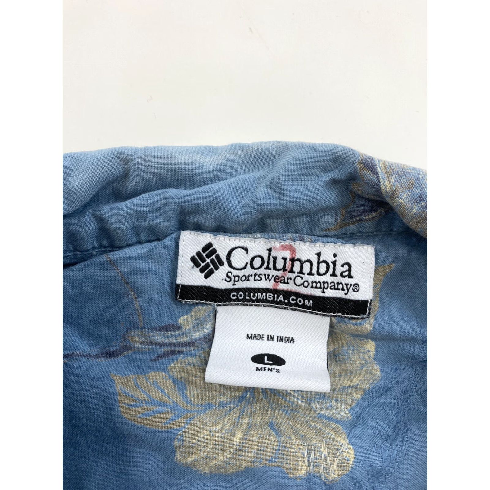 Vintage VINTAGE Columbia Sportswear Marlin Hawaiian Shirt Mens Large Blue Shirt Mens Large Blue Marlin Hawaiian 90s Theme Hawaiian Mens Size US L / EU 52-54 / 3 - 3 Thumbnail