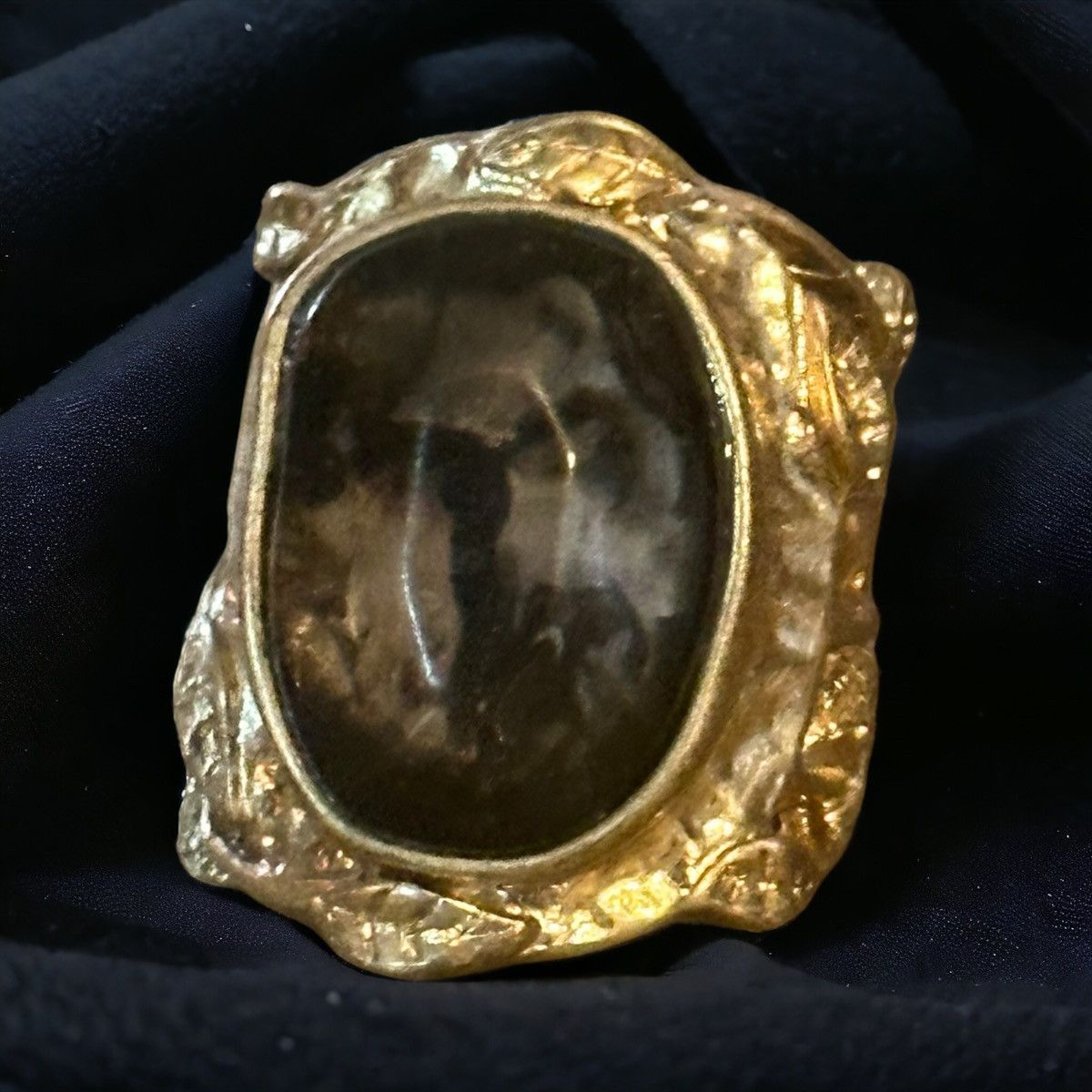 Other Large ornate black stone ring Size ONE SIZE - 1 Thumbnail