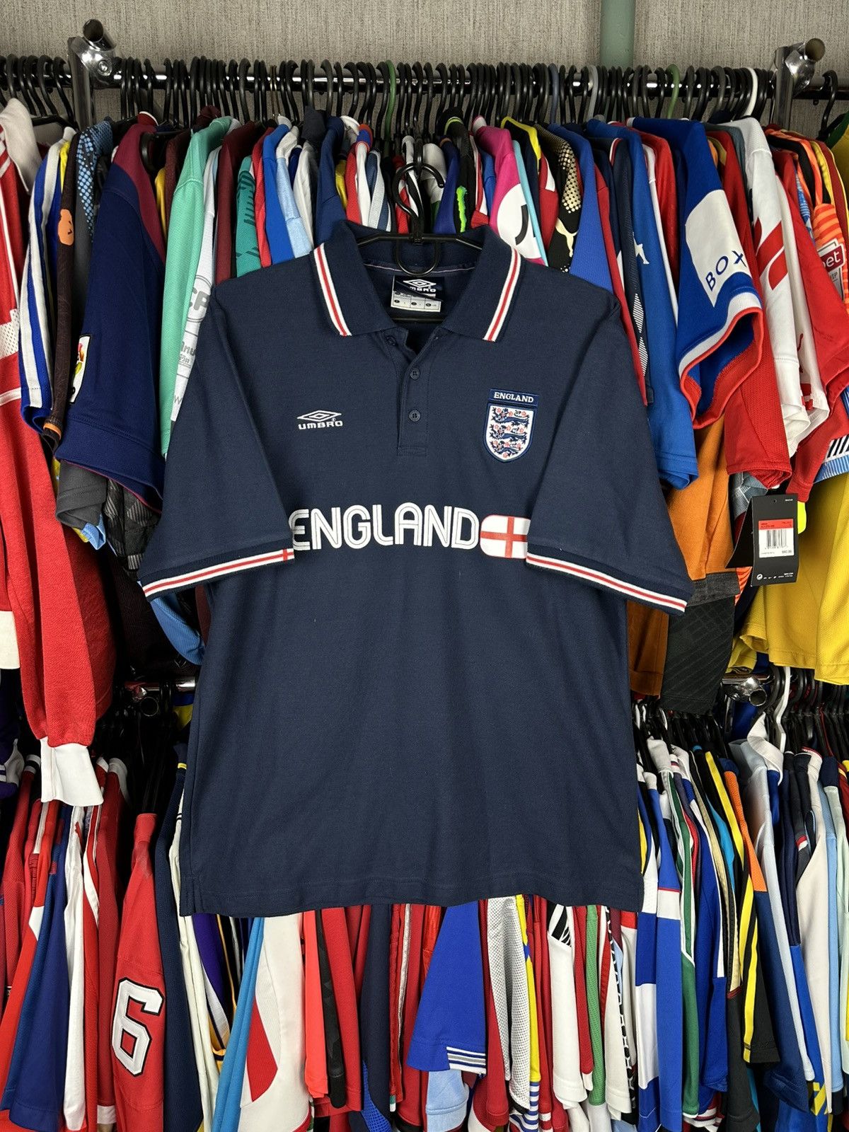 Umbro ENGLAND 2002/2004 FOOTBALL SHIRT JERSEY POLO #10 UMBRO sz L Size US L / EU 52-54 / 3 - 1 Thumbnail