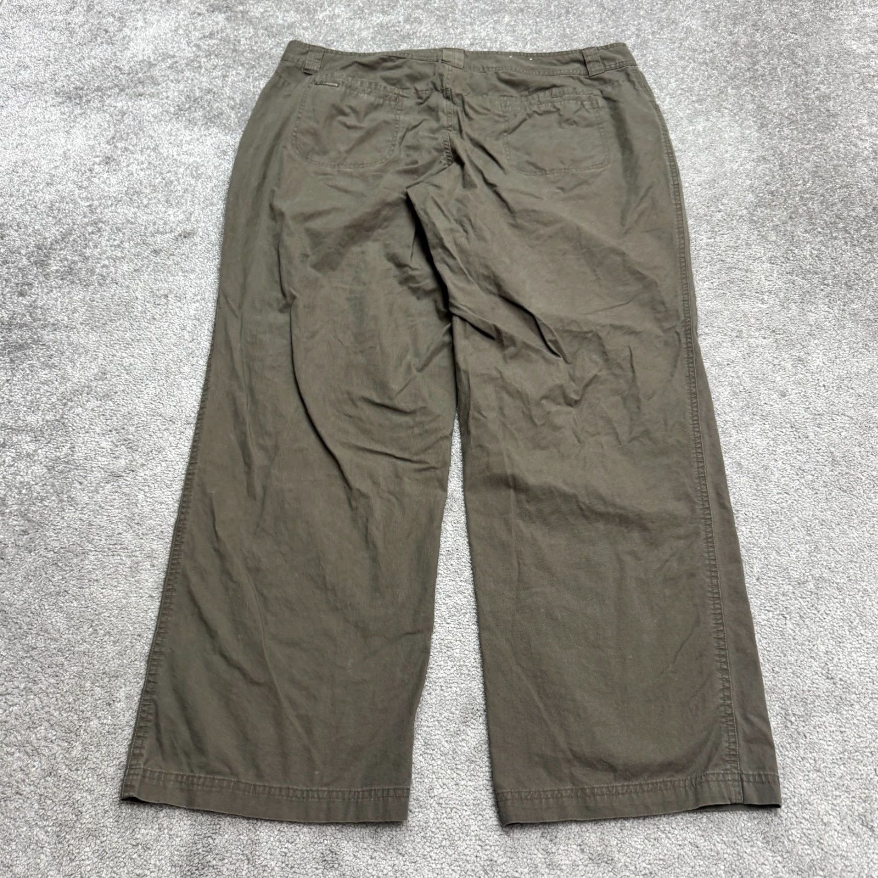 Vintage Columbia Chino Pants Womens Plus 18W Straight Leg 31in Inseam Green Cotton Field Outdoor Casual Travel Holiday 90s Theme Mens Womens Girls Size 40" / US 18 - 2 Thumbnail