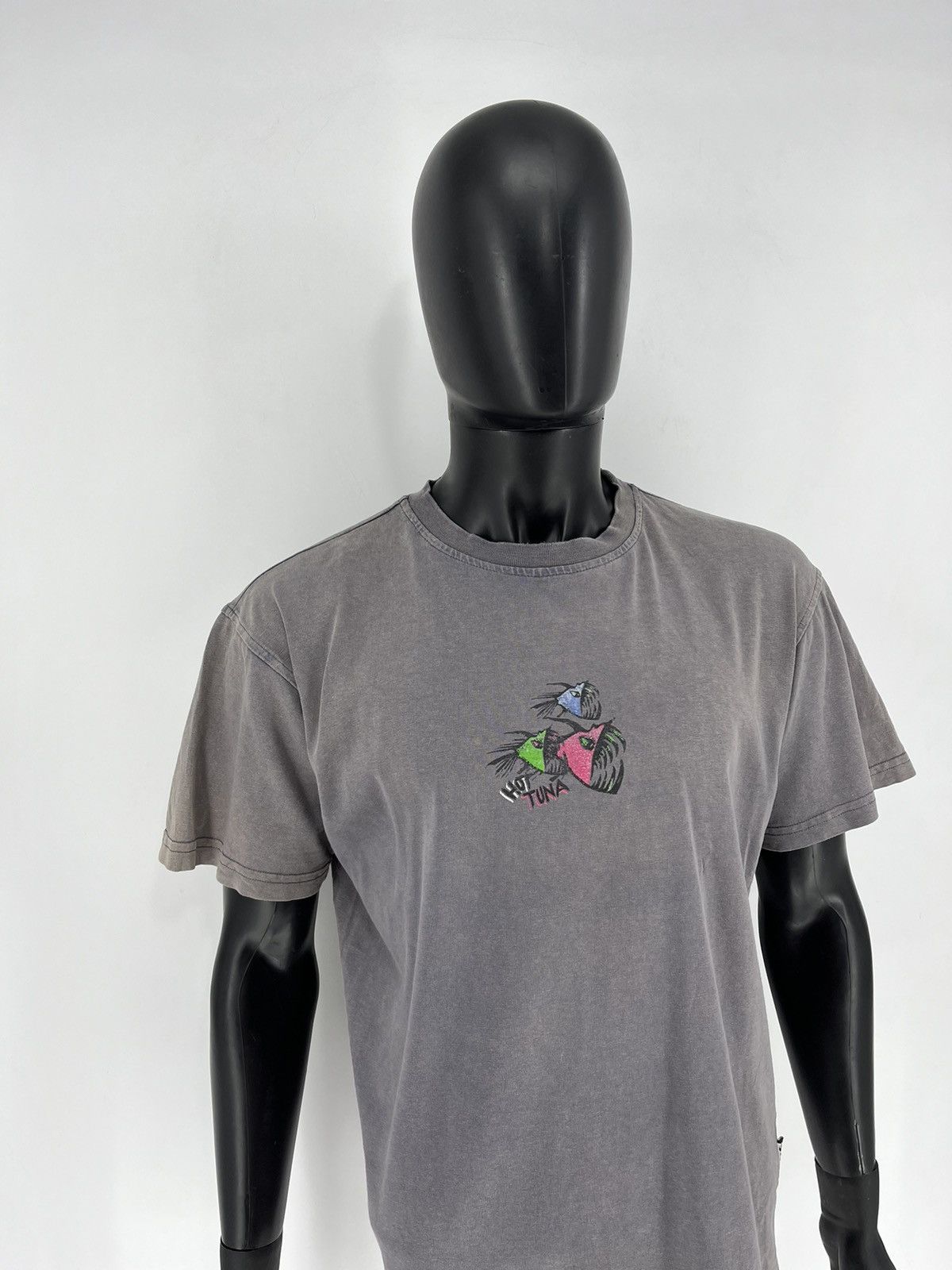 Hot Tuna Vintage 90s Hot Tuna USA Surfboarding Grey Faded TShirt Size US S / EU 44-46 / 1 - 3 Thumbnail
