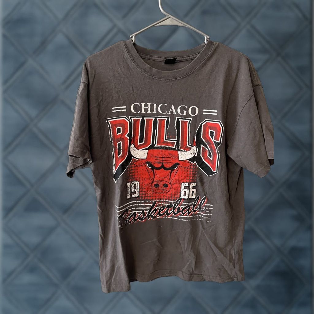 NBA VINTAGE Ultra Game Chicago Bulls NBA T-Shirt Small S Gray Cotton Crew Neck Short Sleeve Men 90s Basketball Tee Size US S / EU 44-46 / 1 - 1 Thumbnail