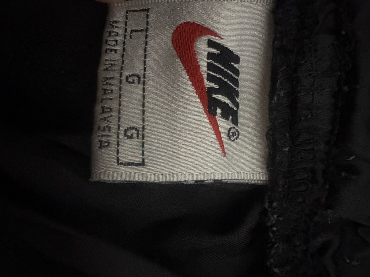 Nike Nike Vintage Nylon shorts Size US 32 / EU 48 - 5 Thumbnail